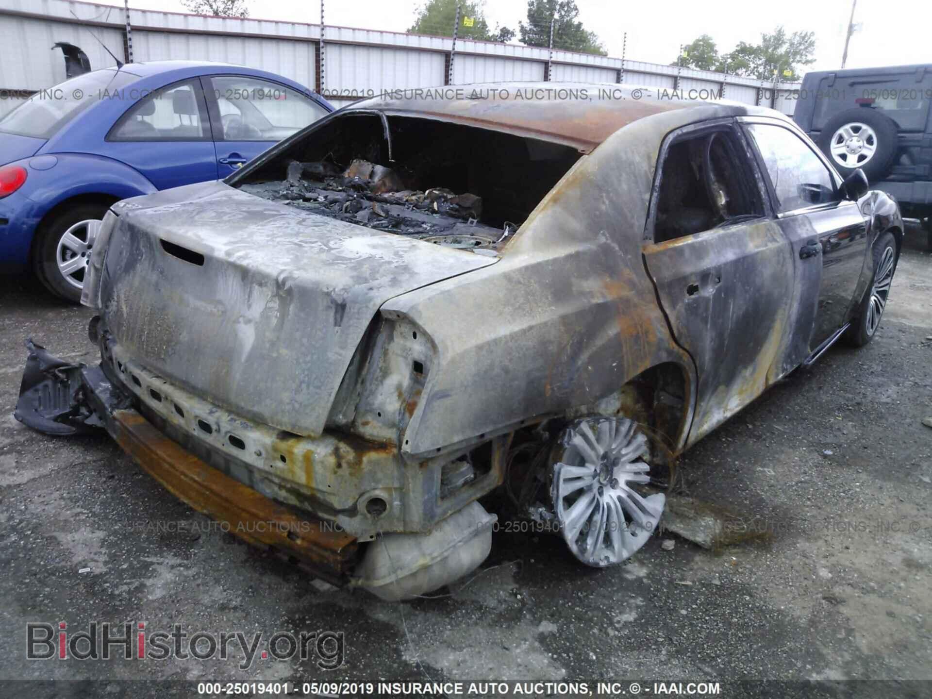 2012 CHRYSLER 300 - VIN: 2C3CCABG1CH284070 - Фото 4