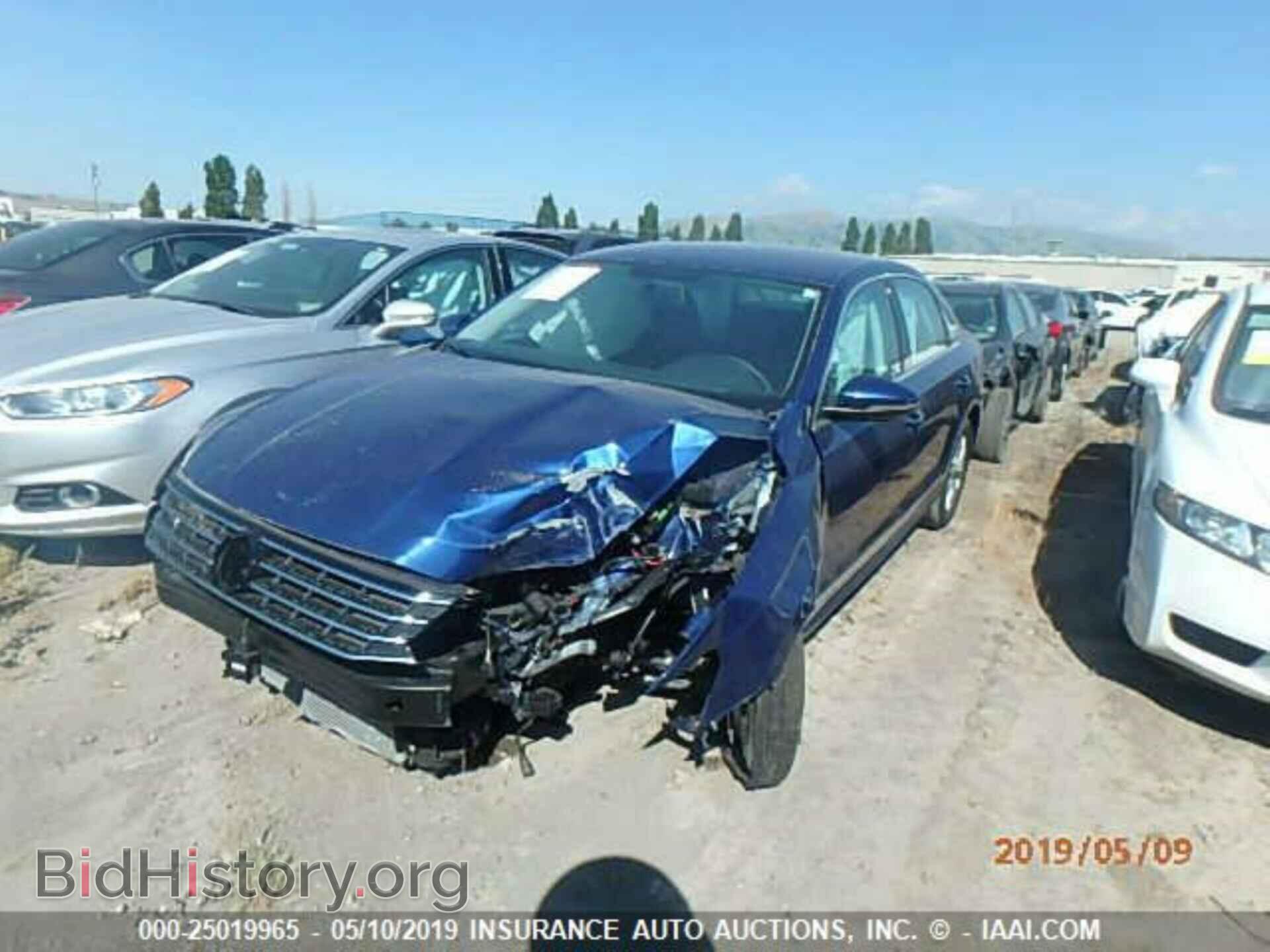 2017 VOLKSWAGEN PASSAT - VIN: 1VWAT7A30HC068996 - Фото 2