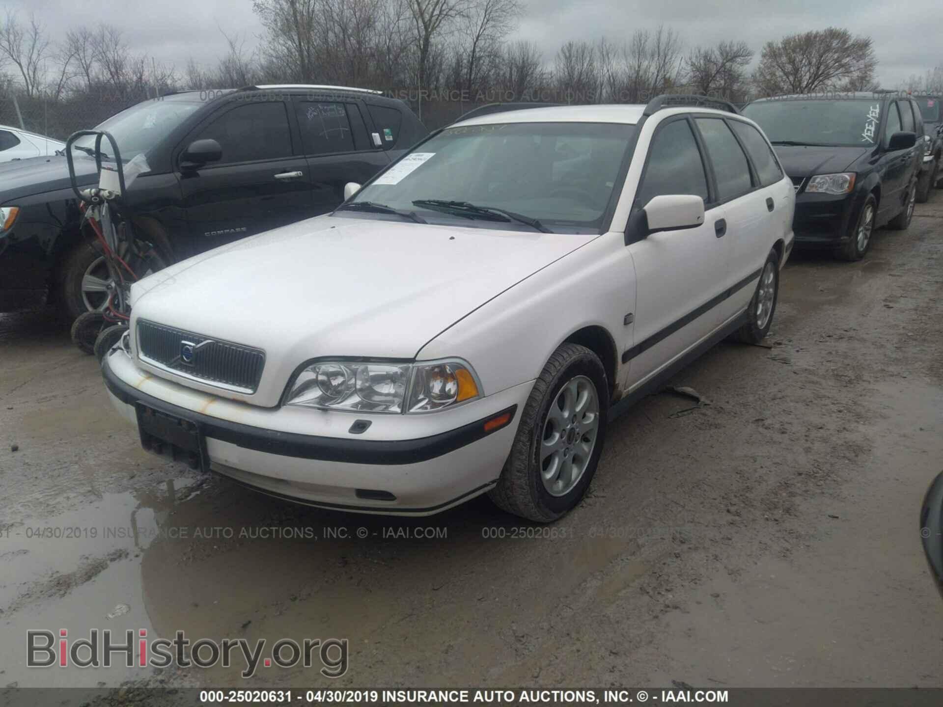 2000 VOLVO V40 - VIN: YV1VW2558YF432892 - Фото 2