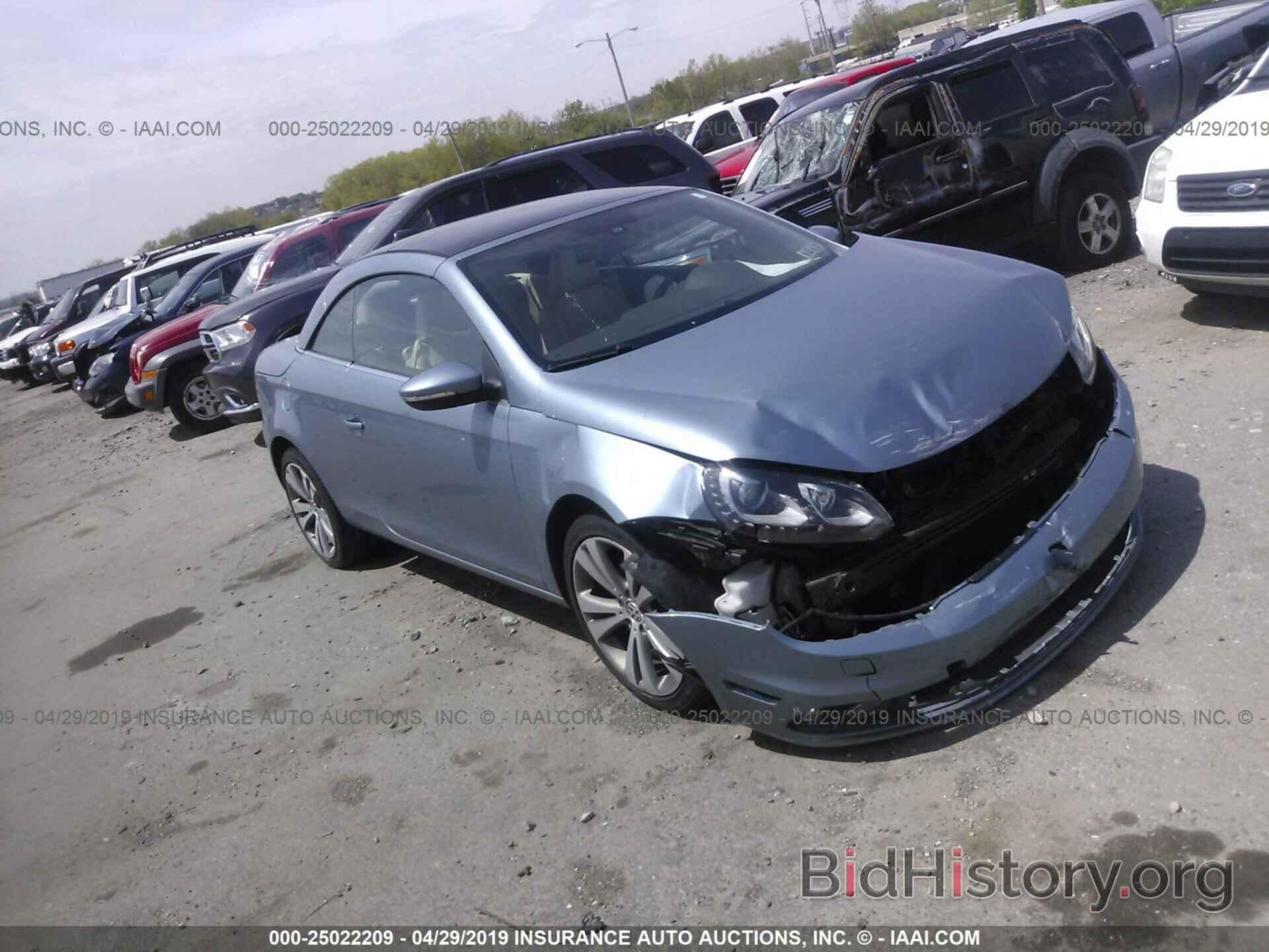 Photo WVWFW8AH1DV000562 - VOLKSWAGEN EOS 2013