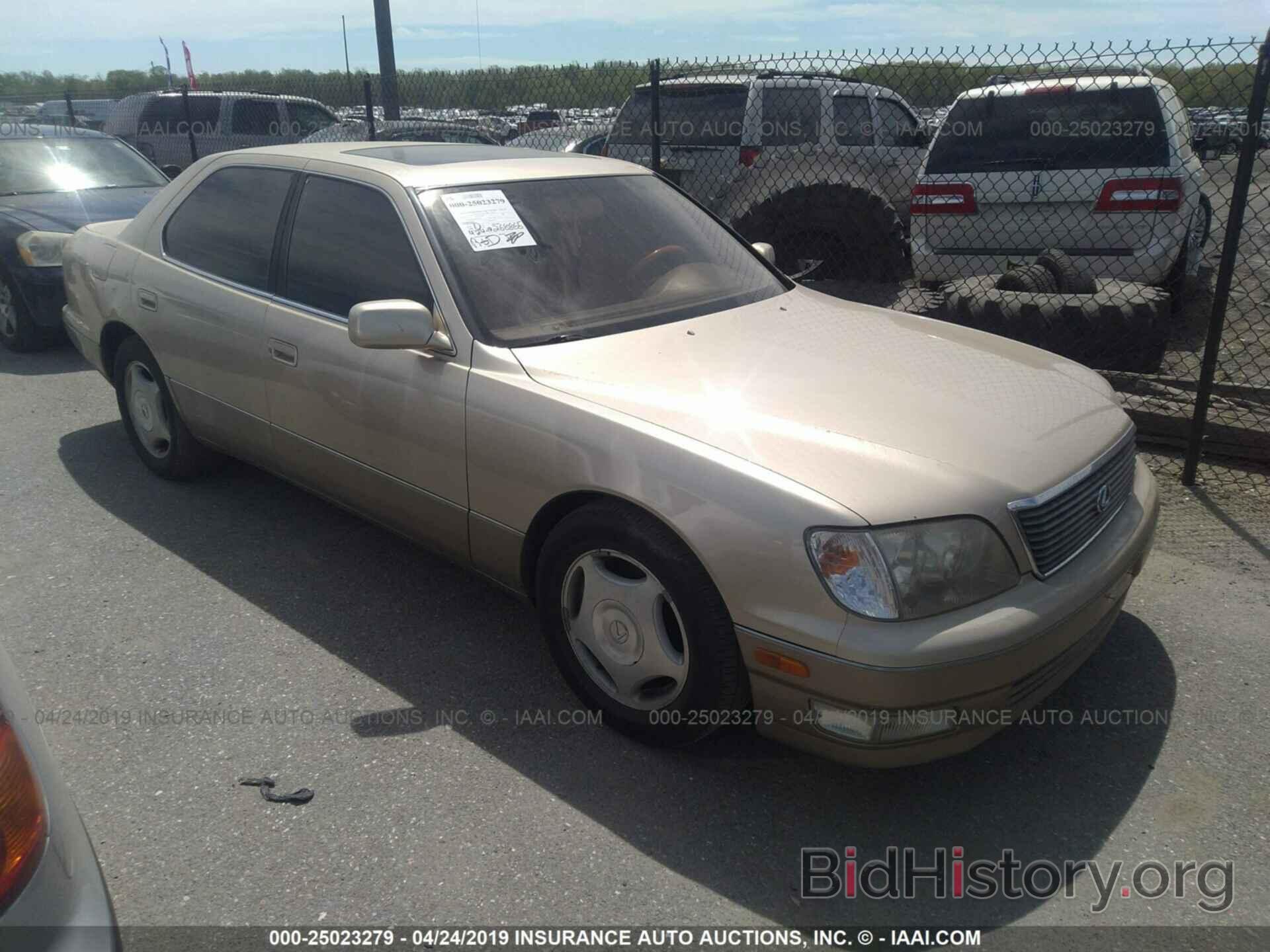 Photo JT8BH28F9X0154348 - LEXUS LS 1999