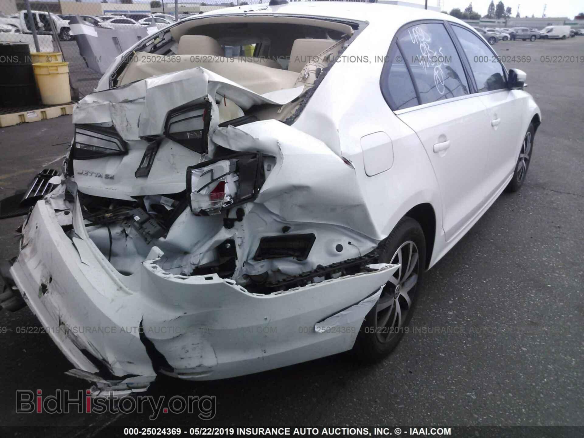 2017 VOLKSWAGEN JETTA - VIN: 3VWDB7AJ8HM256937 - Photo 4