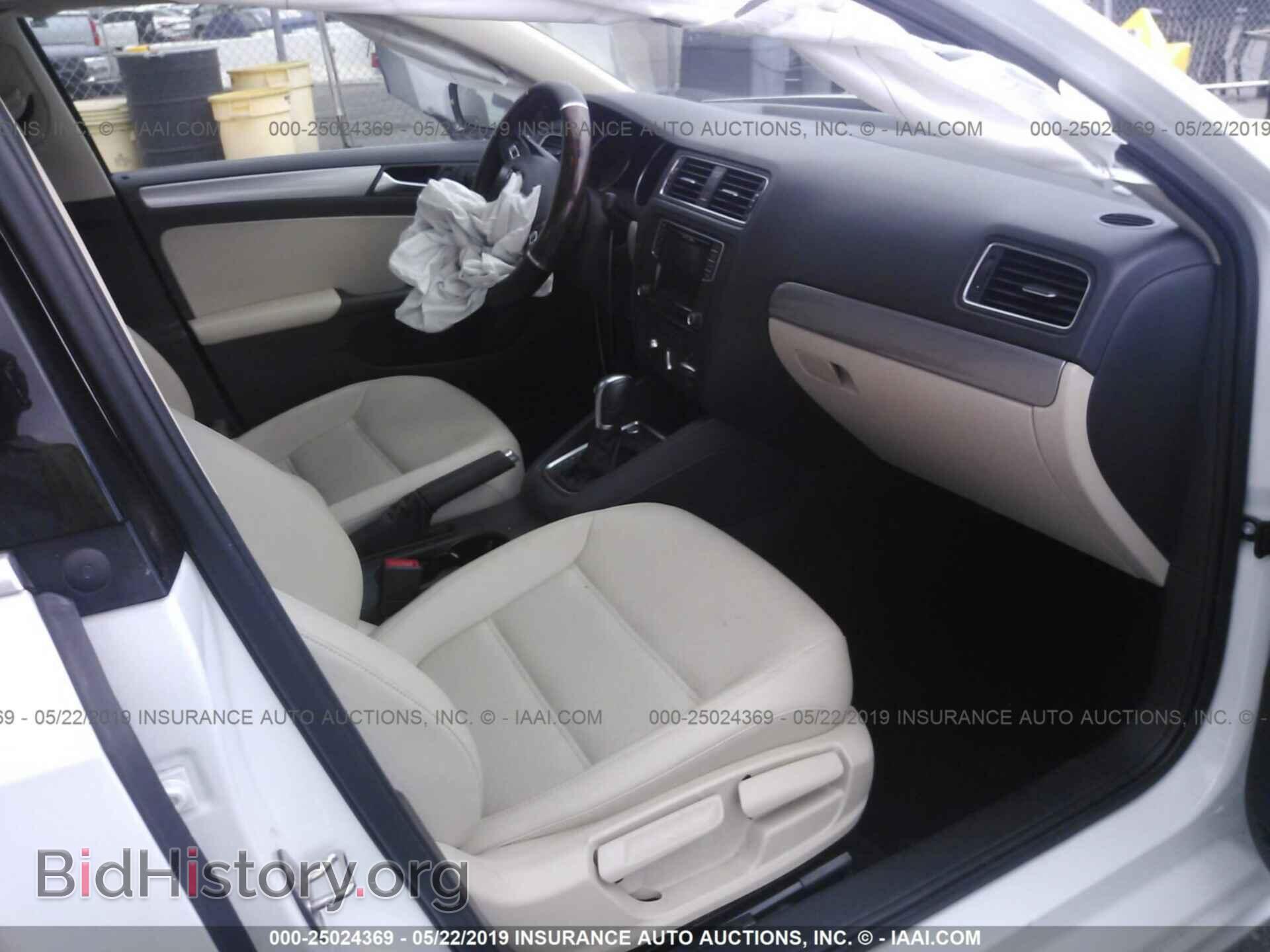 2017 VOLKSWAGEN JETTA - VIN: 3VWDB7AJ8HM256937 - Photo 5