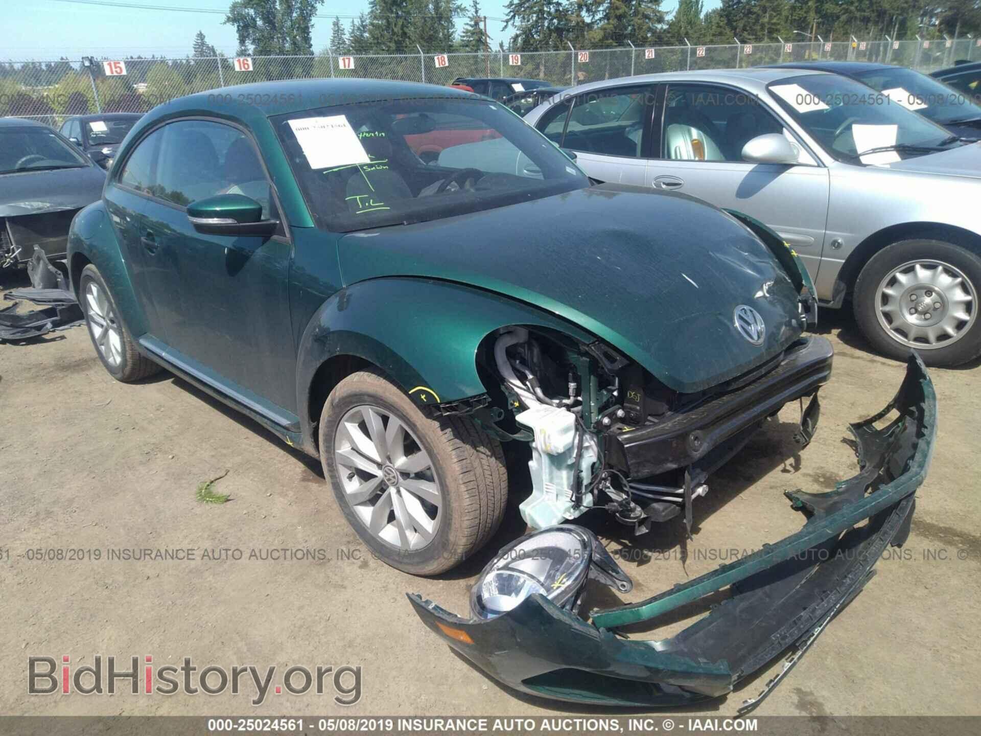 Photo 3VWF17AT5HM621488 - VOLKSWAGEN BEETLE 2017