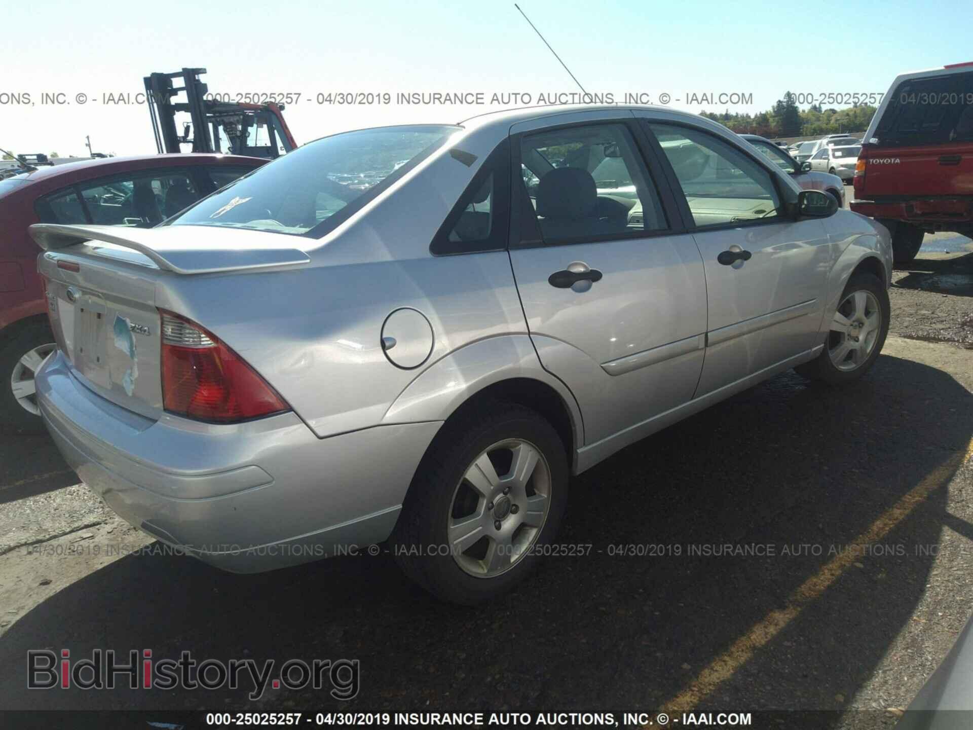 2005 FORD FOCUS - VIN: 1FAFP34N65W187512 - Фото 4