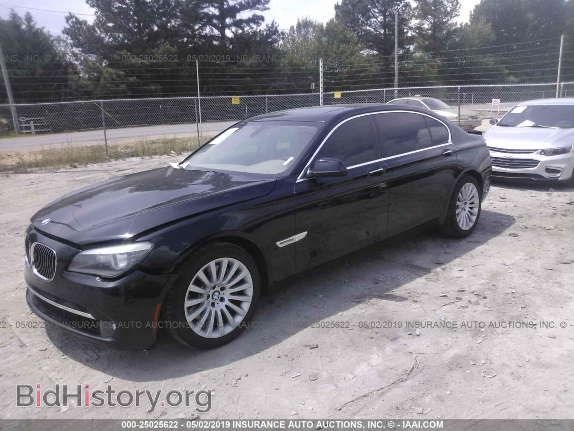 2012 BMW 750 - VIN: WBAKB8C56CC963106 - Фото 2