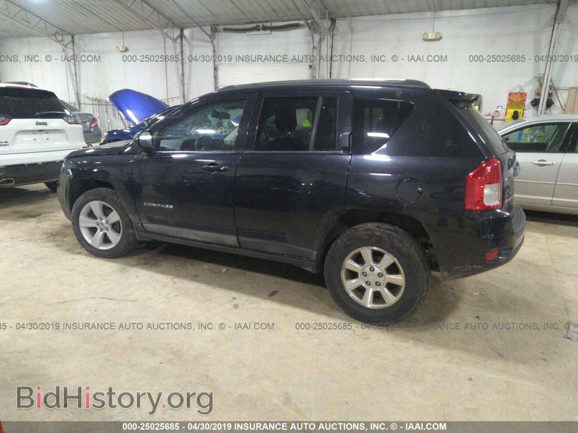 2011 JEEP COMPASS - VIN: 1J4NF1FB8BD136515 - Фото 3