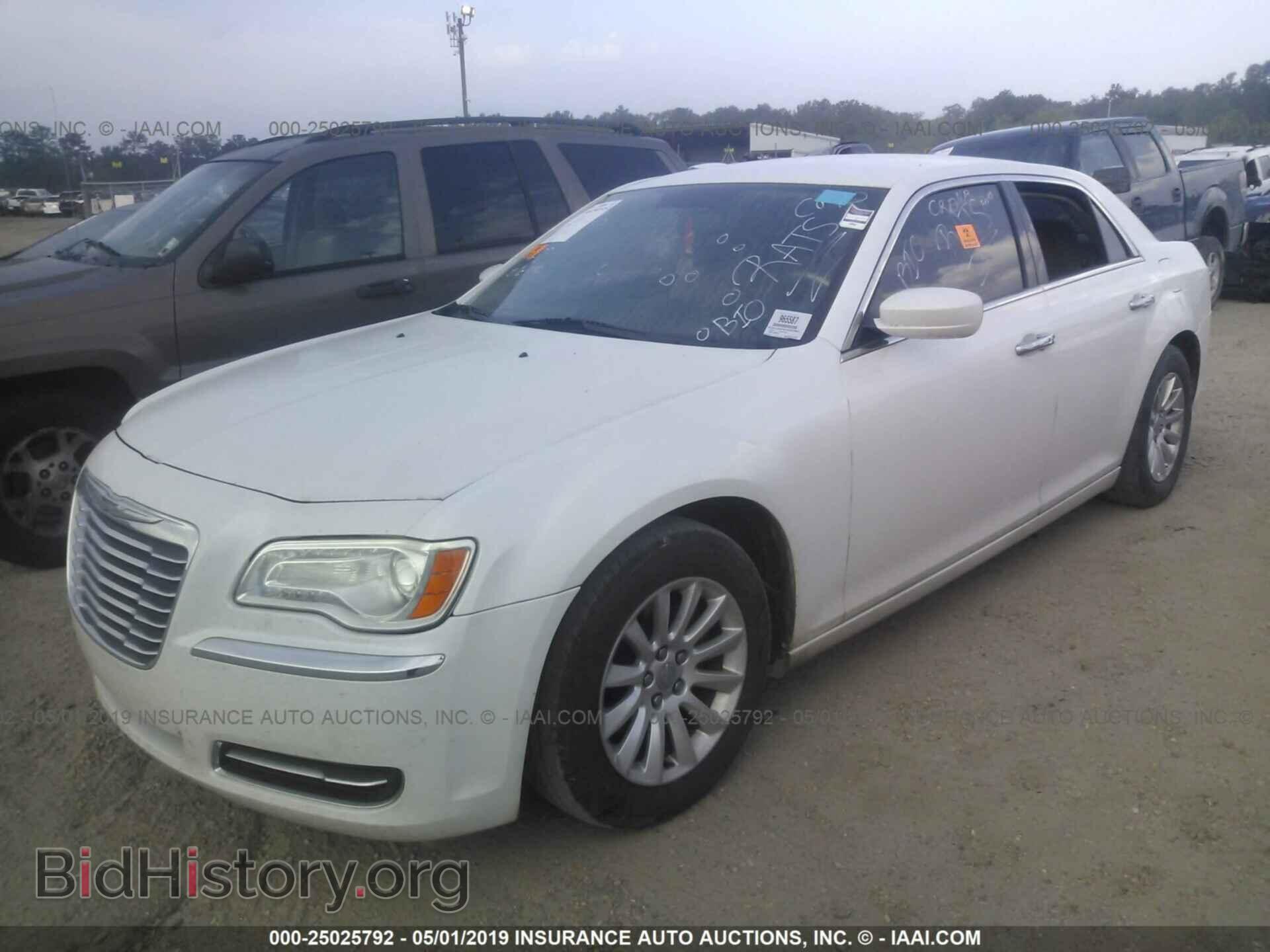 2012 CHRYSLER 300 - VIN: 2C3CCAAG4CH283965 - Photo 2