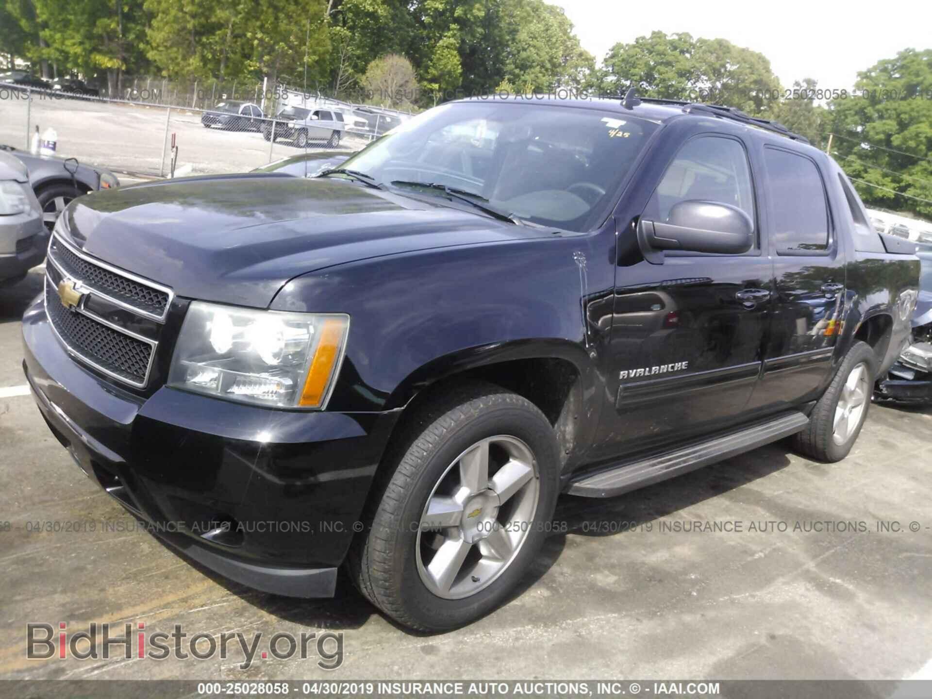 2011 CHEVROLET AVALANCHE - VIN: 3GNMCEE06BG338507 - Фото 2