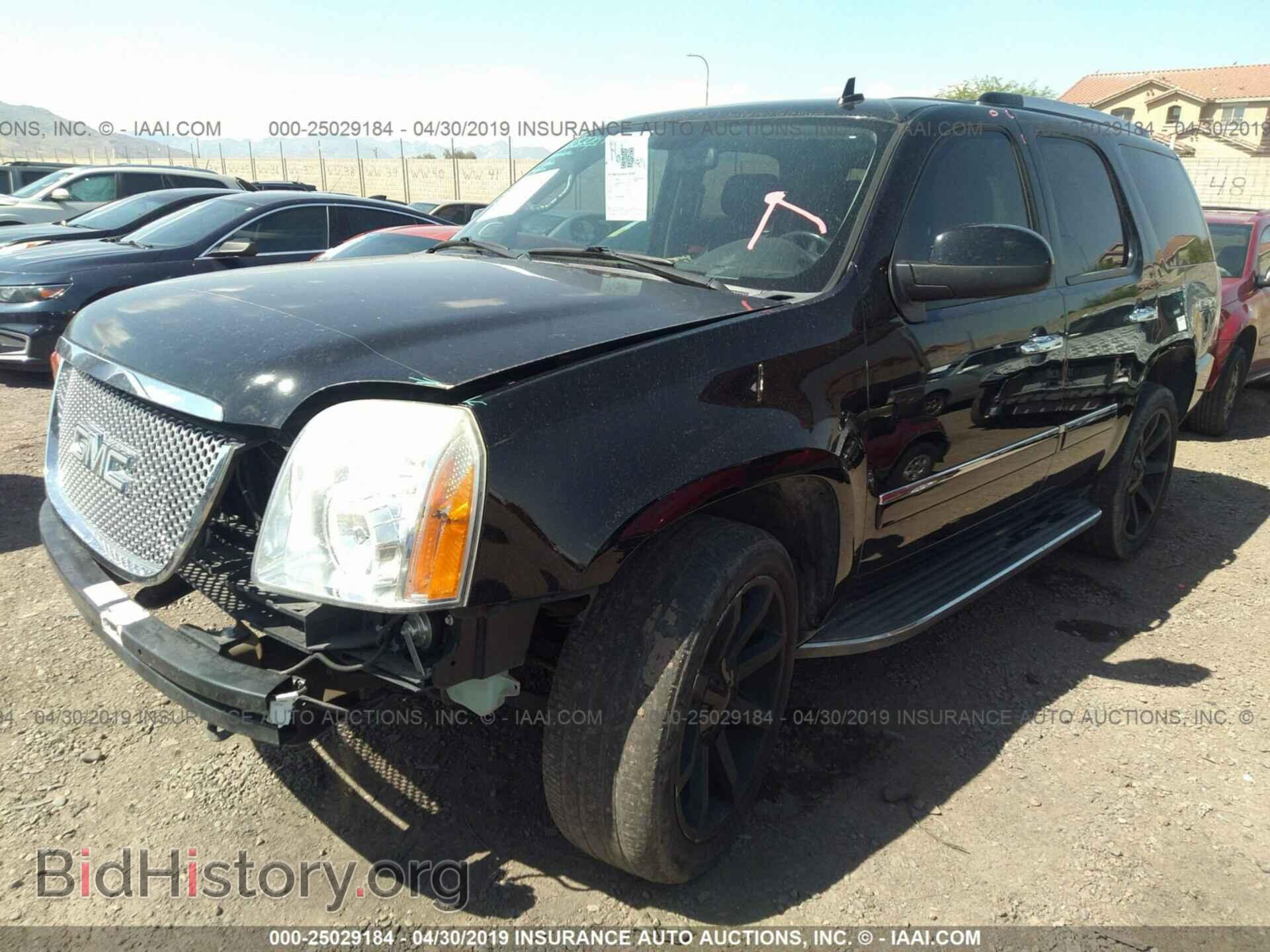 2011 GMC YUKON - VIN: 1GKS2EEF3BR236285 - Photo 2