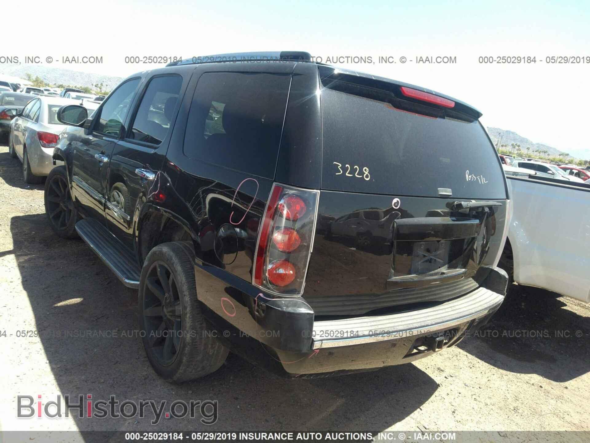 2011 GMC YUKON - VIN: 1GKS2EEF3BR236285 - Photo 3