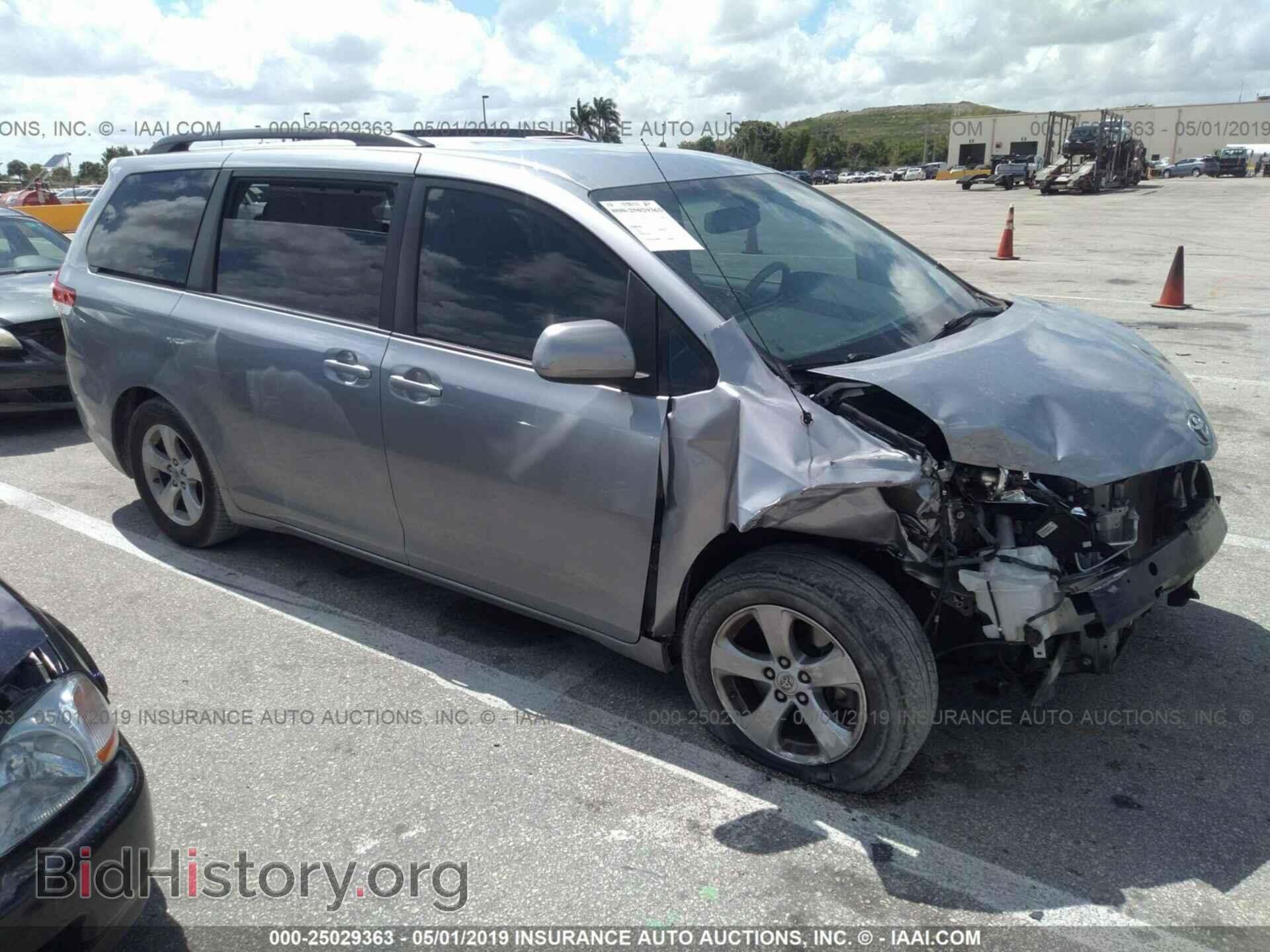 Фотография 5TDKK3DC8DS393421 - TOYOTA SIENNA 2013