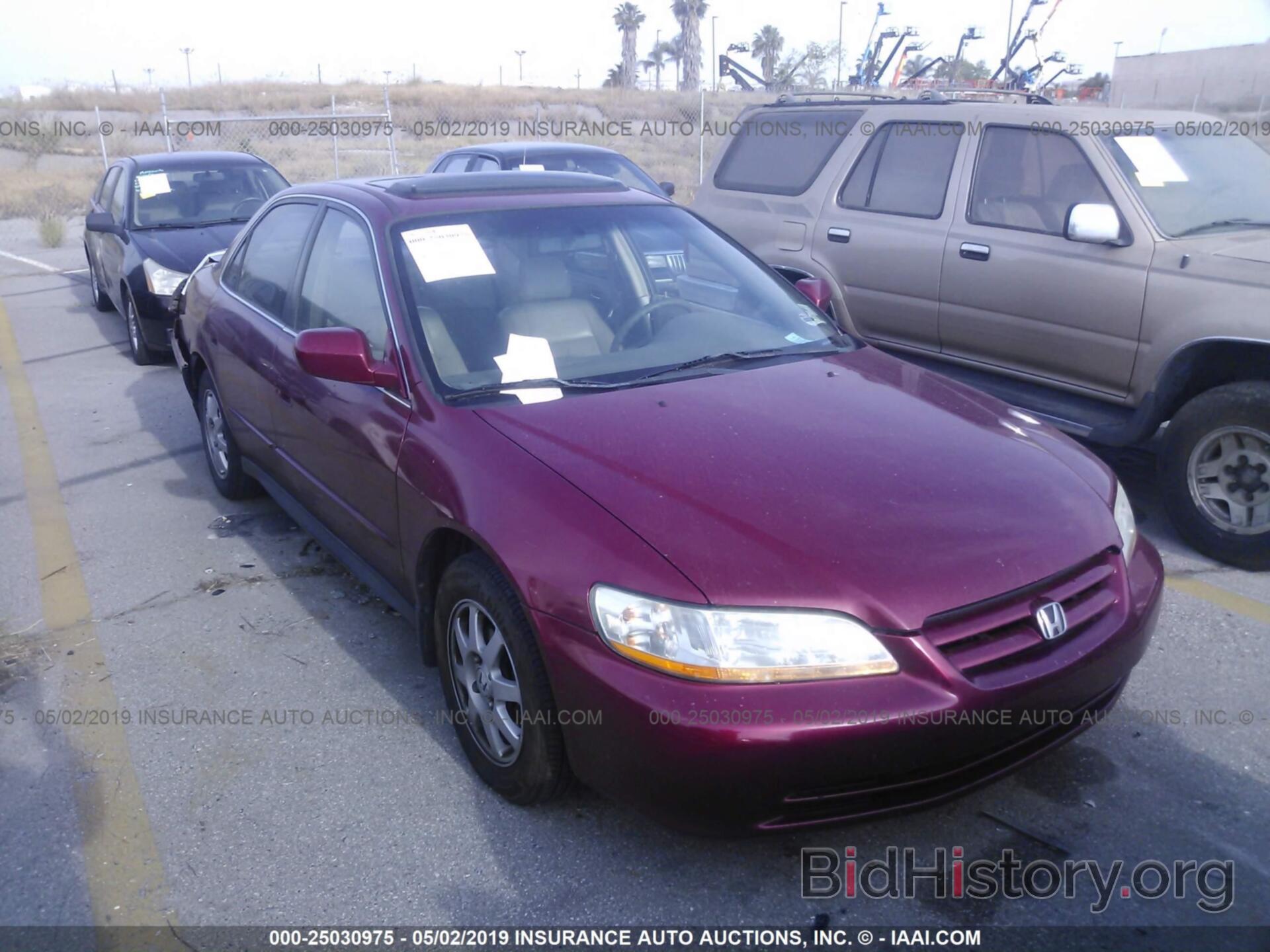 Photo 1HGCG56792A115219 - HONDA ACCORD 2002