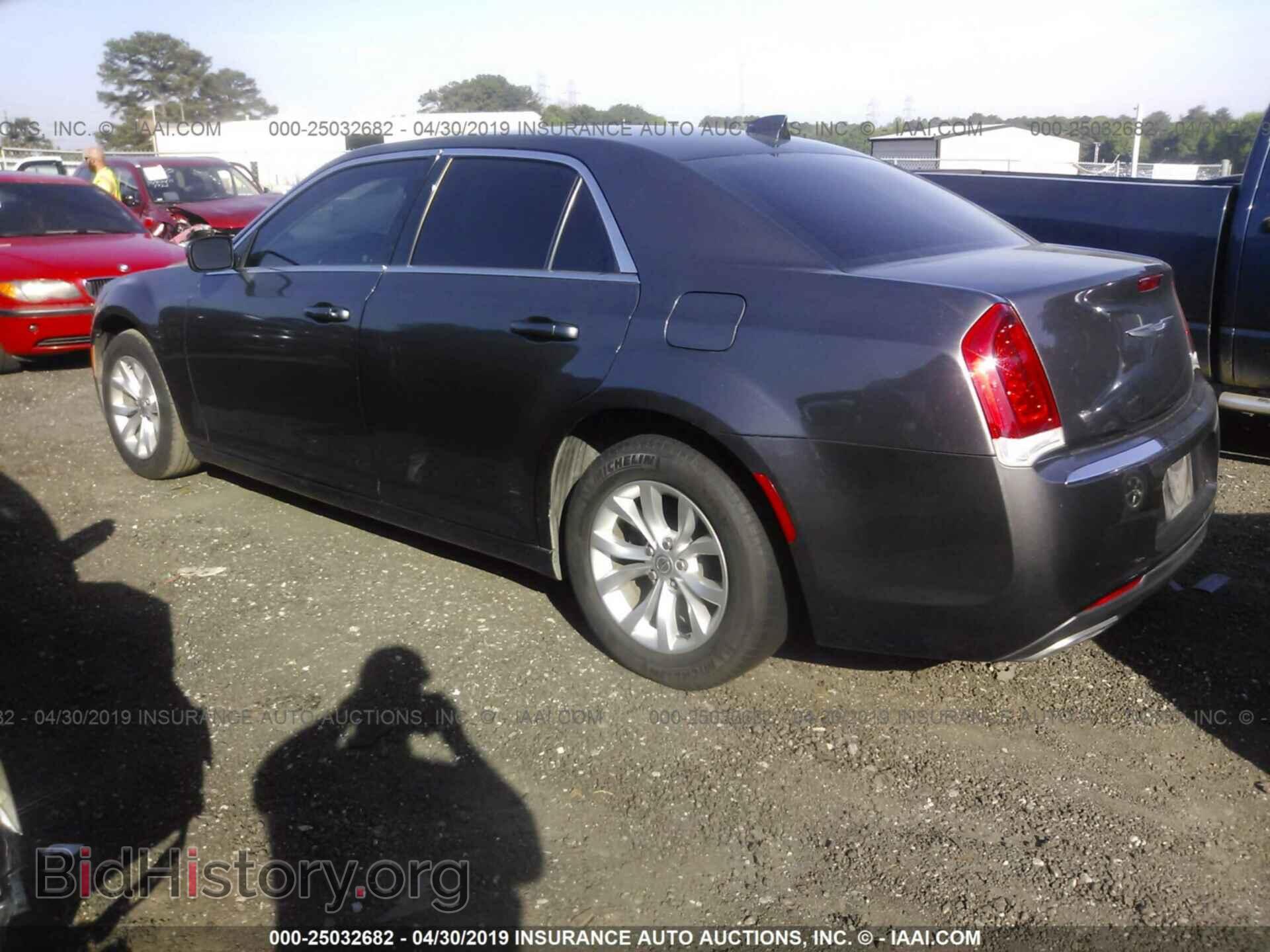 2015 CHRYSLER 300 - VIN: 2C3CCAAG3FH853927 - Фото 3