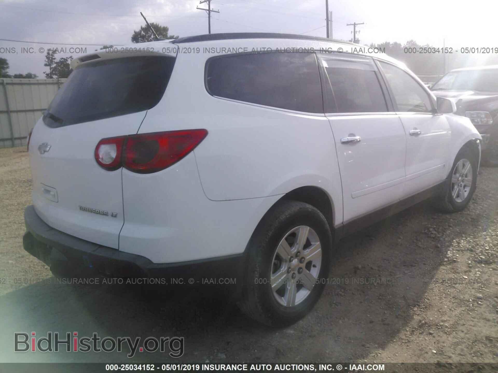 2010 CHEVROLET TRAVERSE - VIN: 1GNLRFED7AS136821 - Photo 4
