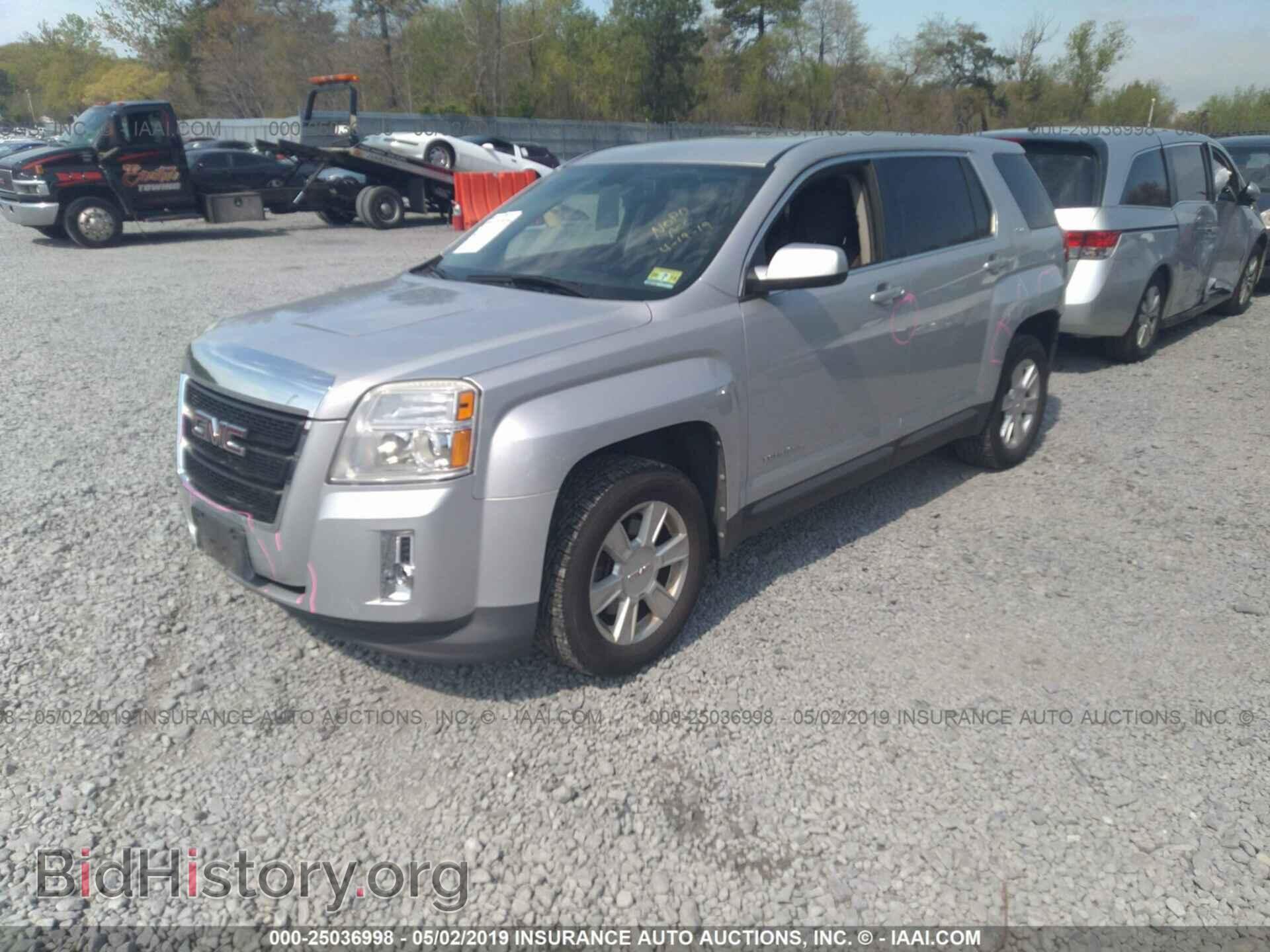2011 GMC TERRAIN - VIN: 2CTFLREC2B6426568 - Photo 2