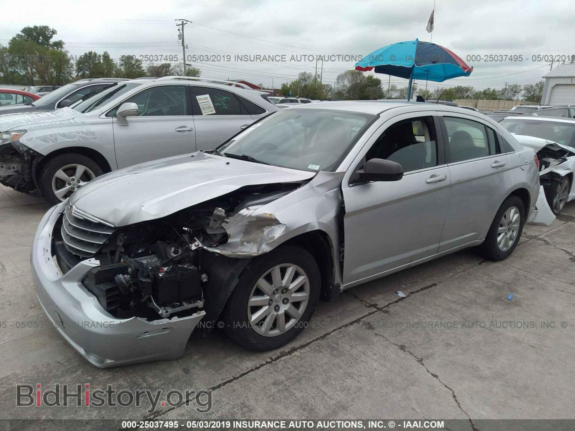 2010 CHRYSLER SEBRING - VIN: 1C3CC4FB6AN207196 - Photo 2