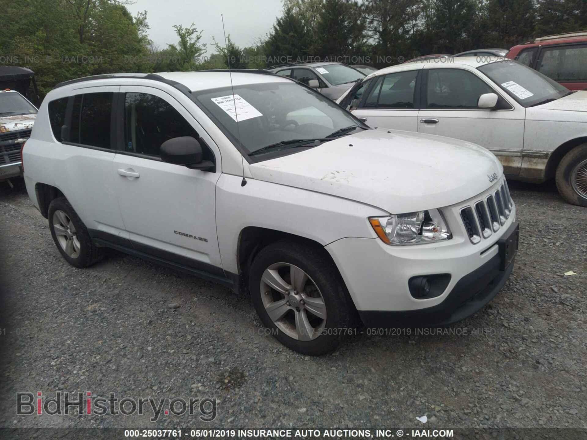 Photo 1J4NF1FB2BD278679 - JEEP COMPASS 2011