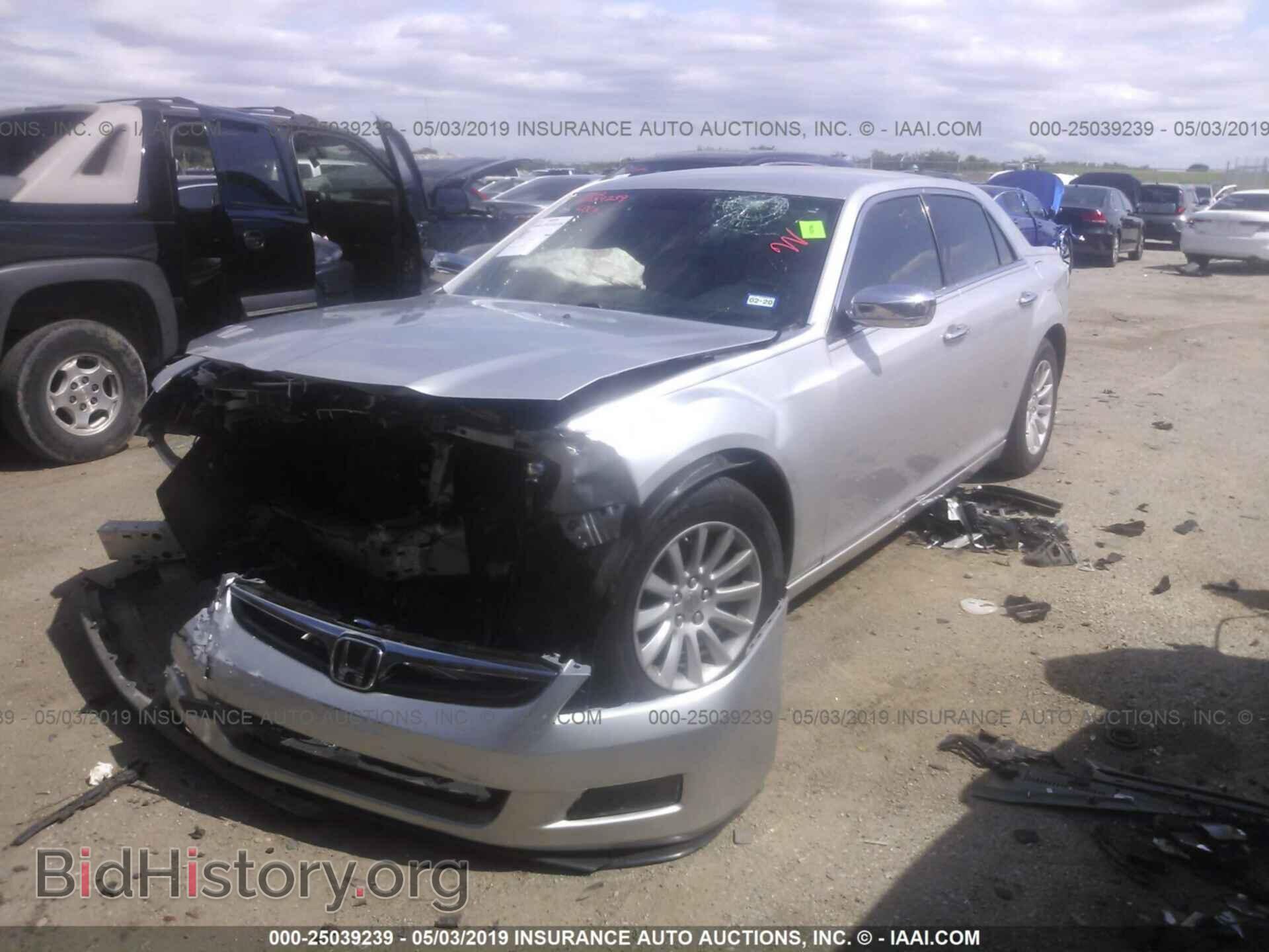 2012 CHRYSLER 300 - VIN: 2C3CCAAG8CH175476 - Фото 2
