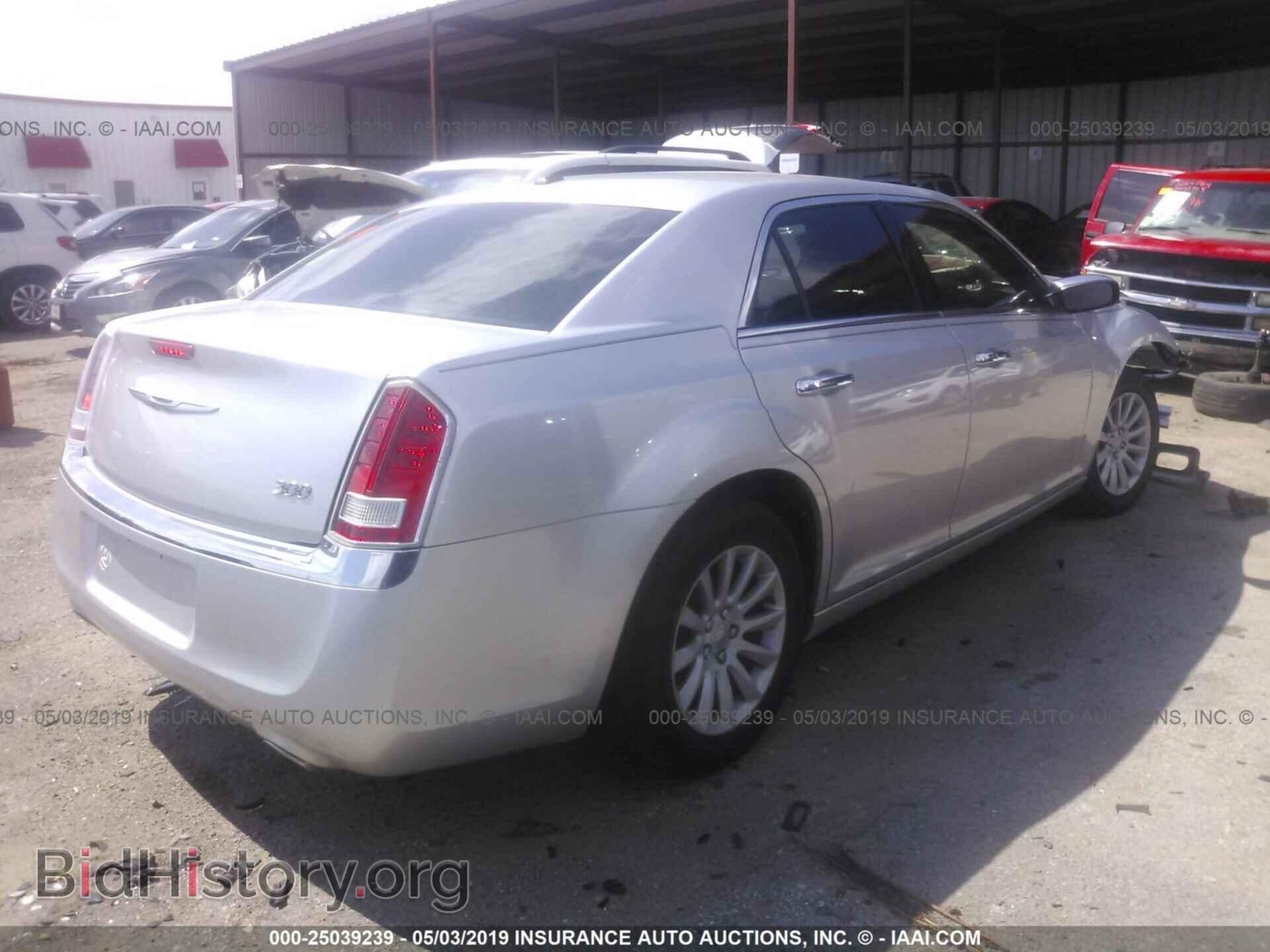 2012 CHRYSLER 300 - VIN: 2C3CCAAG8CH175476 - Фото 4