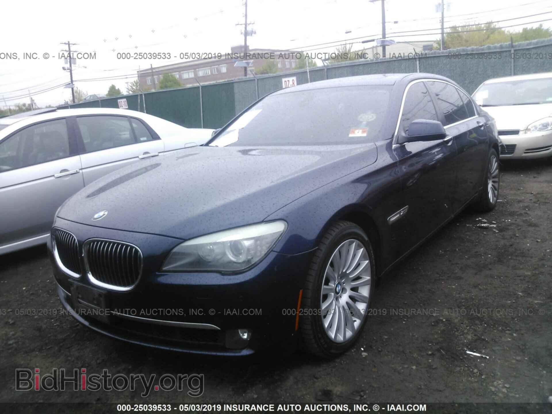 2011 BMW 750 - VIN: WBAKC8C56BC434265 - Фото 2