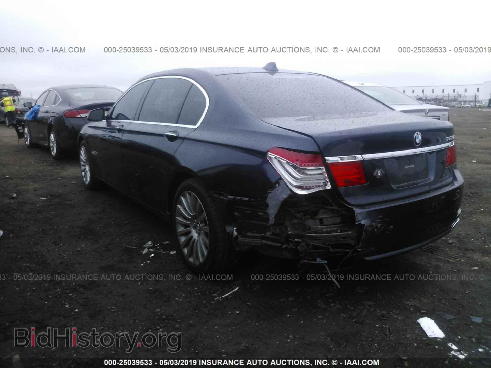 2011 BMW 750 - VIN: WBAKC8C56BC434265 - Фото 3