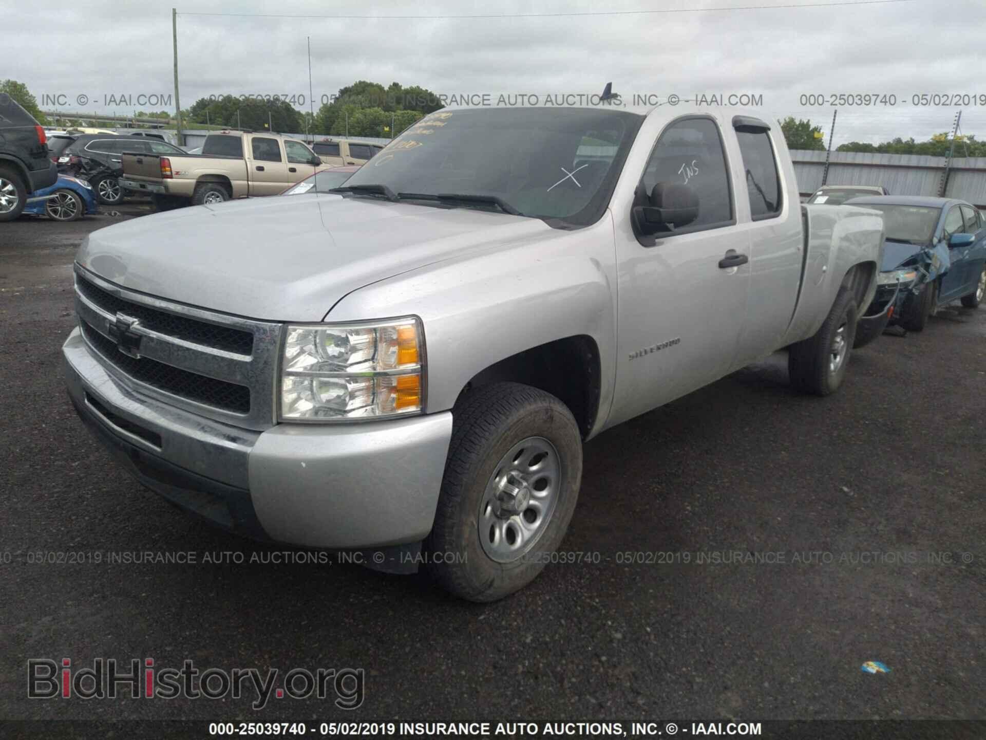 2011 CHEVROLET SILVERADO - VIN: 1GCRCREA2BZ254411 - Фото 2
