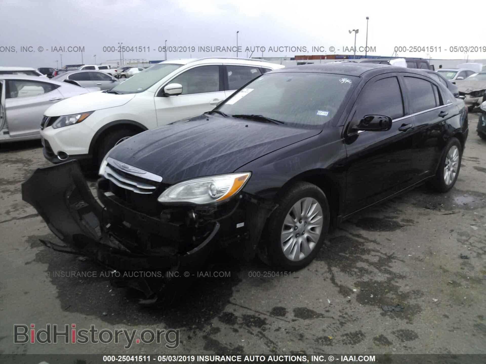 2011 CHRYSLER 200 - VIN: 1C3BC1FB3BN501070 - Фото 2