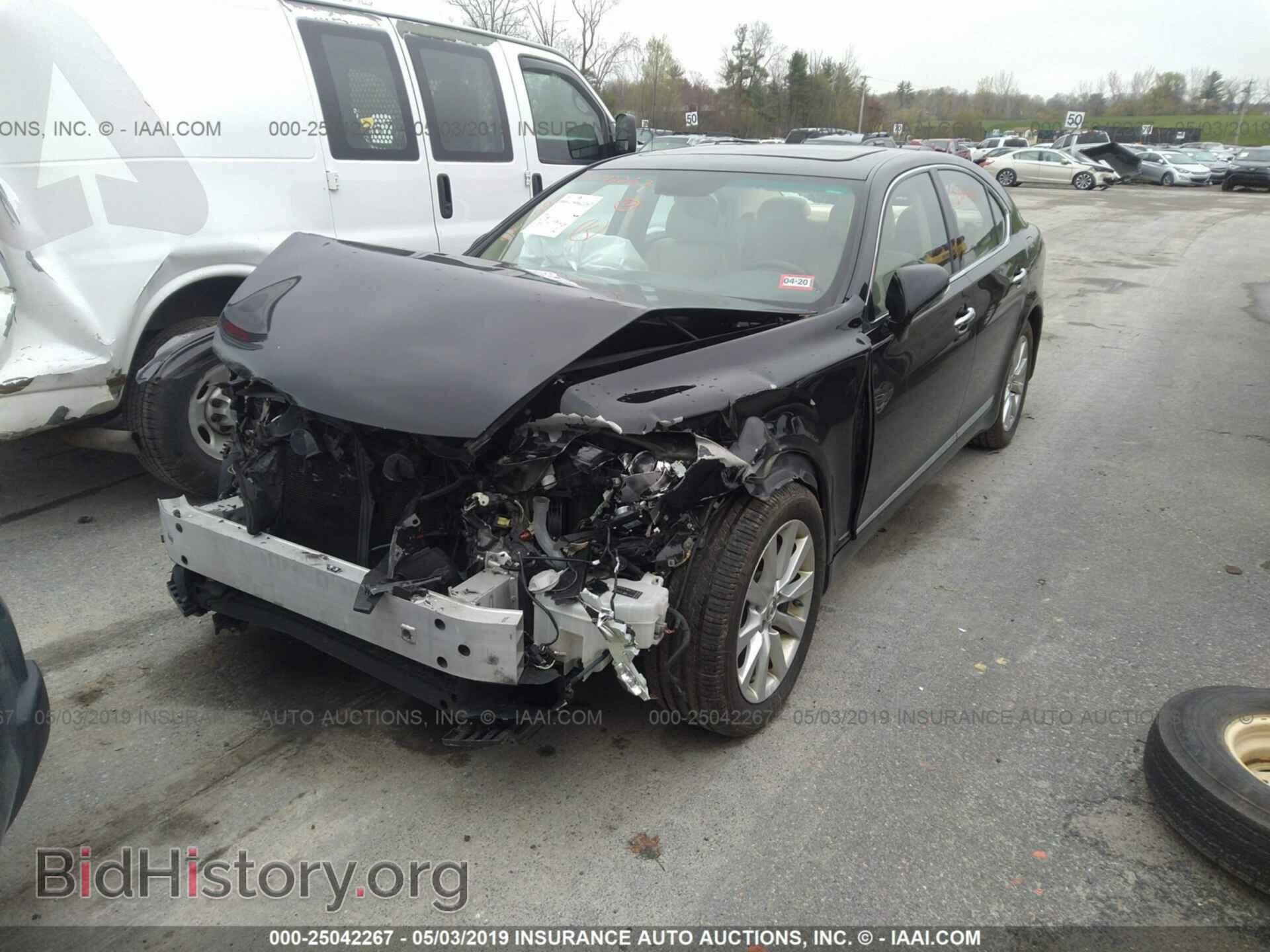 2011 LEXUS LS - VIN: JTHCL5EF6B5011295 - Photo 2
