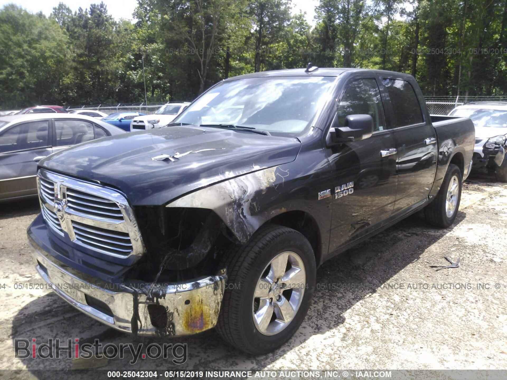 2017 RAM 1500 - VIN: 3C6RR6LT4HG738274 - Фото 2