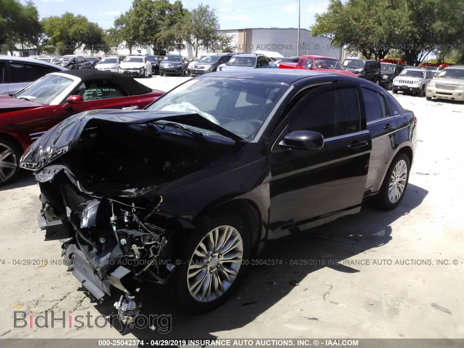 2012 CHRYSLER 200 - VIN: 1C3CCBAB9CN262000 - Photo 2
