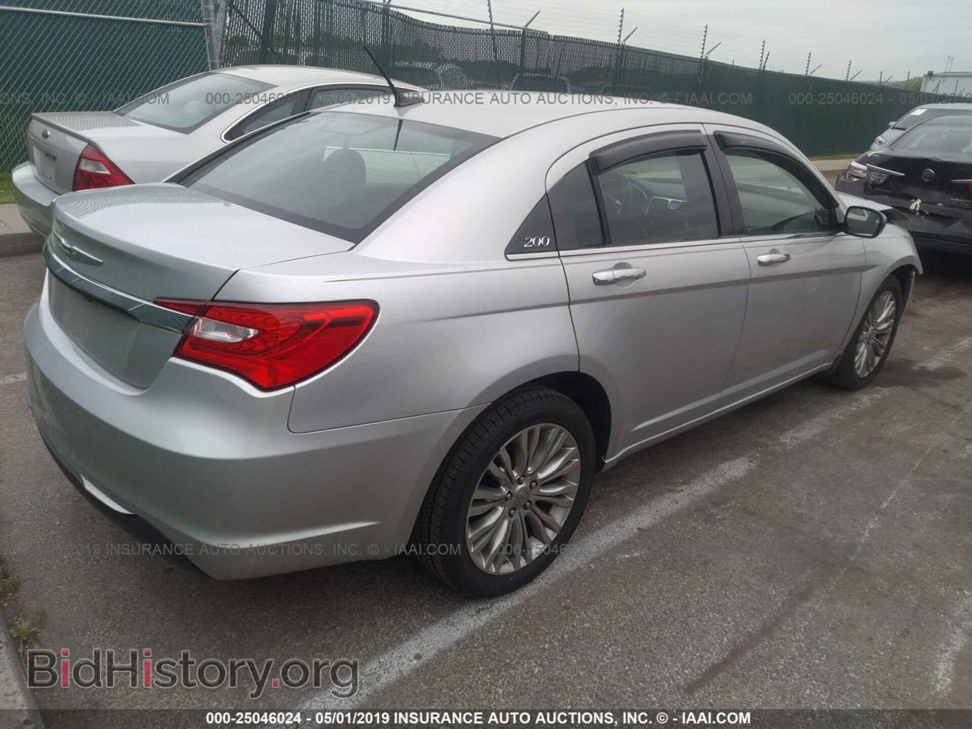 2012 CHRYSLER 200 - VIN: 1C3CCBCG1CN188810 - Фото 4