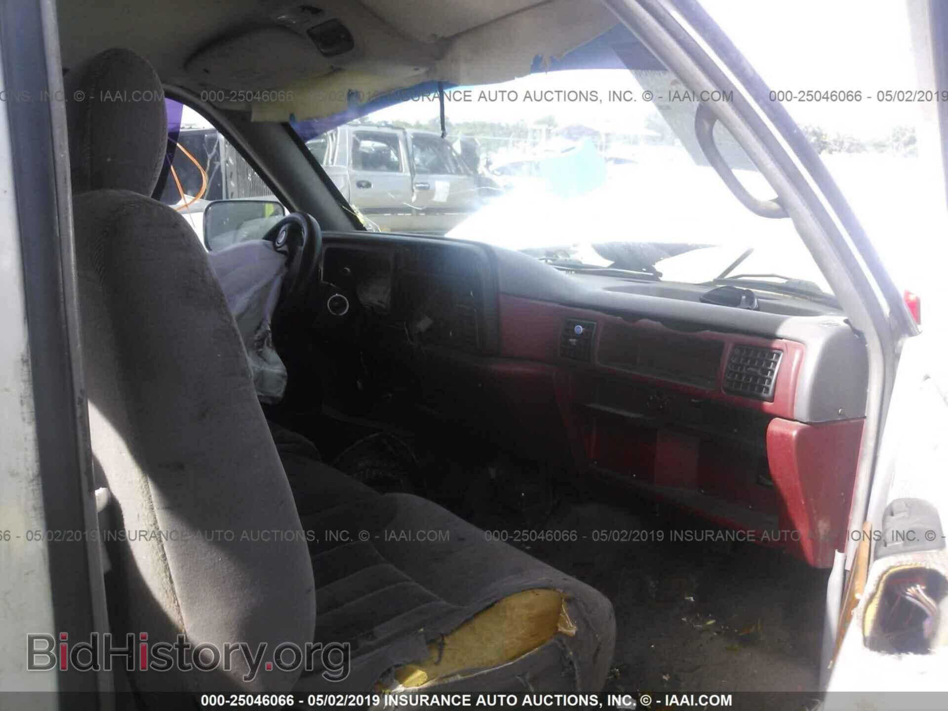 1997 DODGE RAM 3500 - VIN: 3B7MF33DXVM571340 - Фото 5