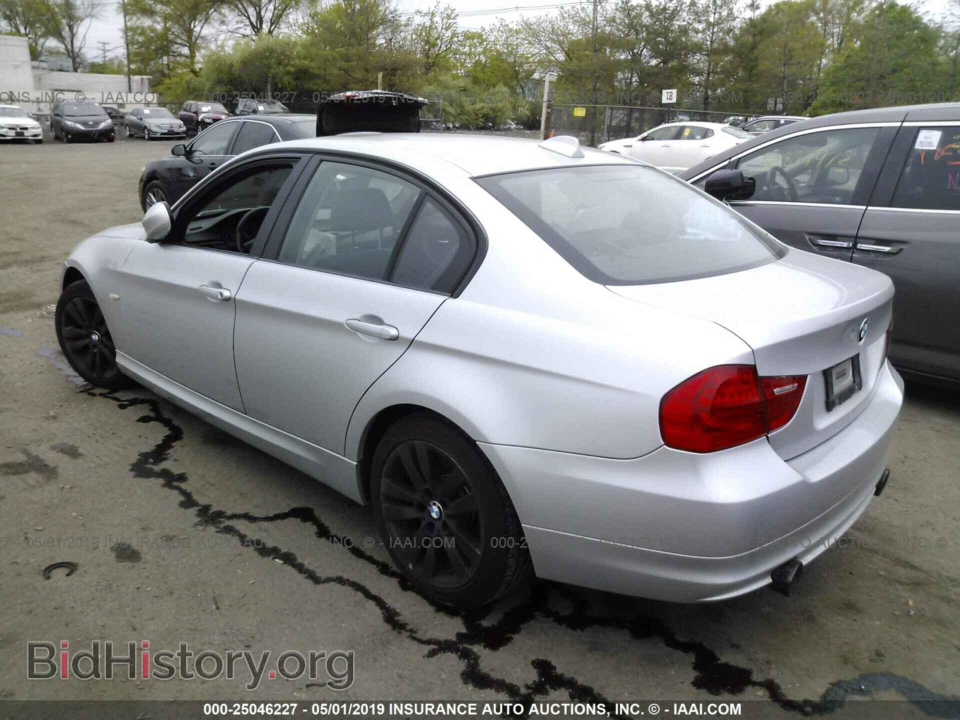 2011 BMW 335 - VIN: WBAPL5C57BA742593 - Фото 3