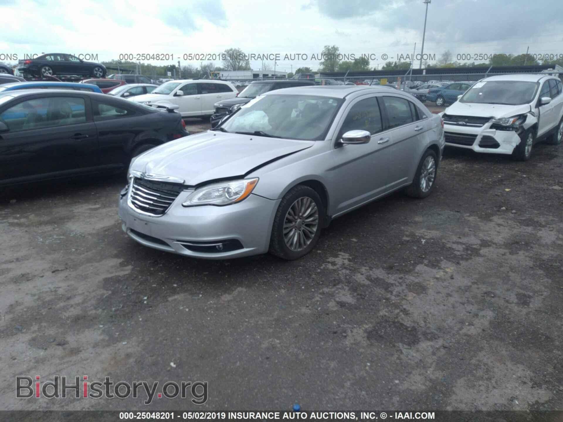 2011 CHRYSLER 200 - VIN: 1C3BC2FB6BN582023 - Фото 2