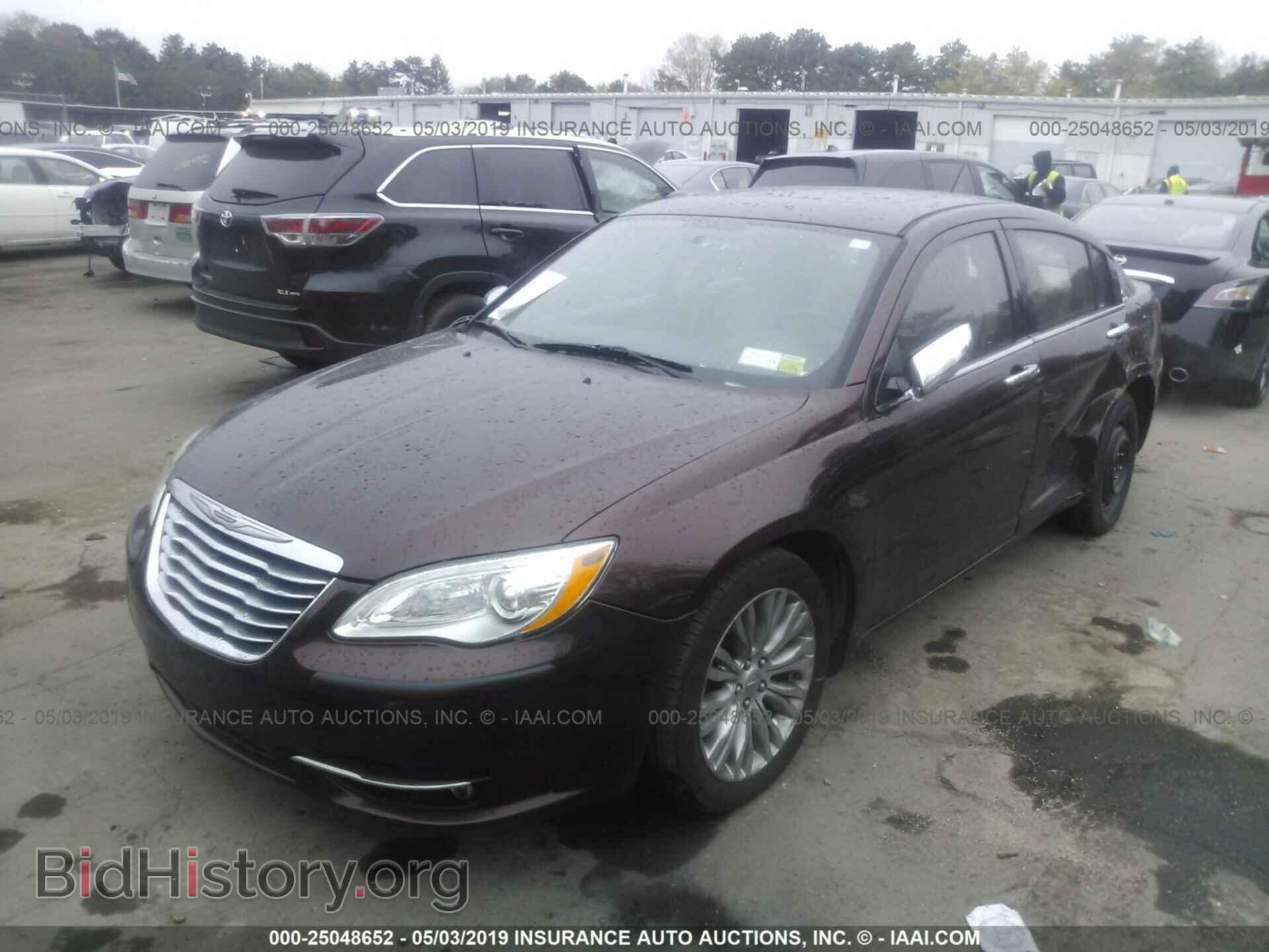 2013 CHRYSLER 200 - VIN: 1C3CCBCG8DN545711 - Фото 2