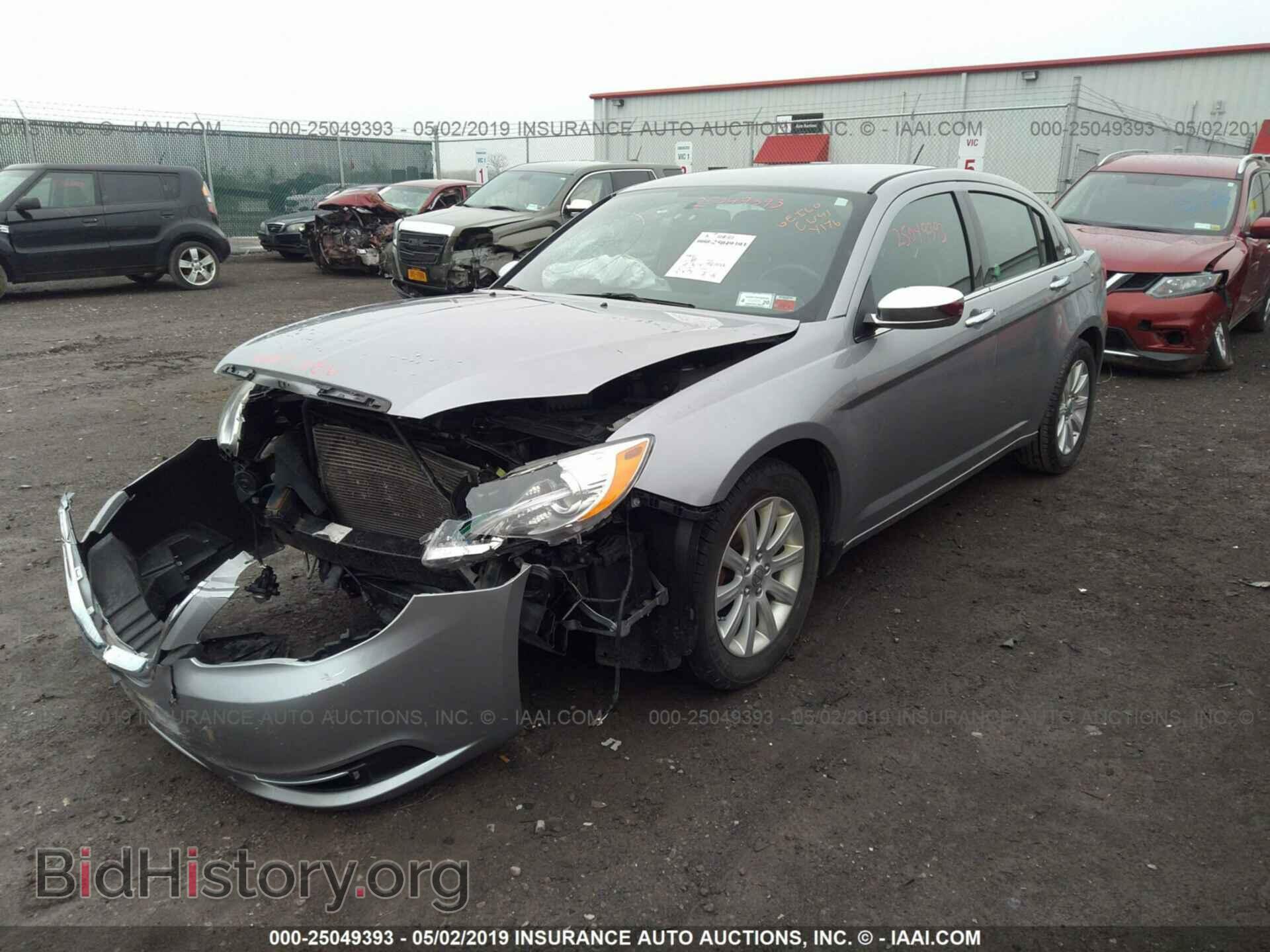 2013 CHRYSLER 200 - VIN: 1C3CCBCG1DN528278 - Фото 2