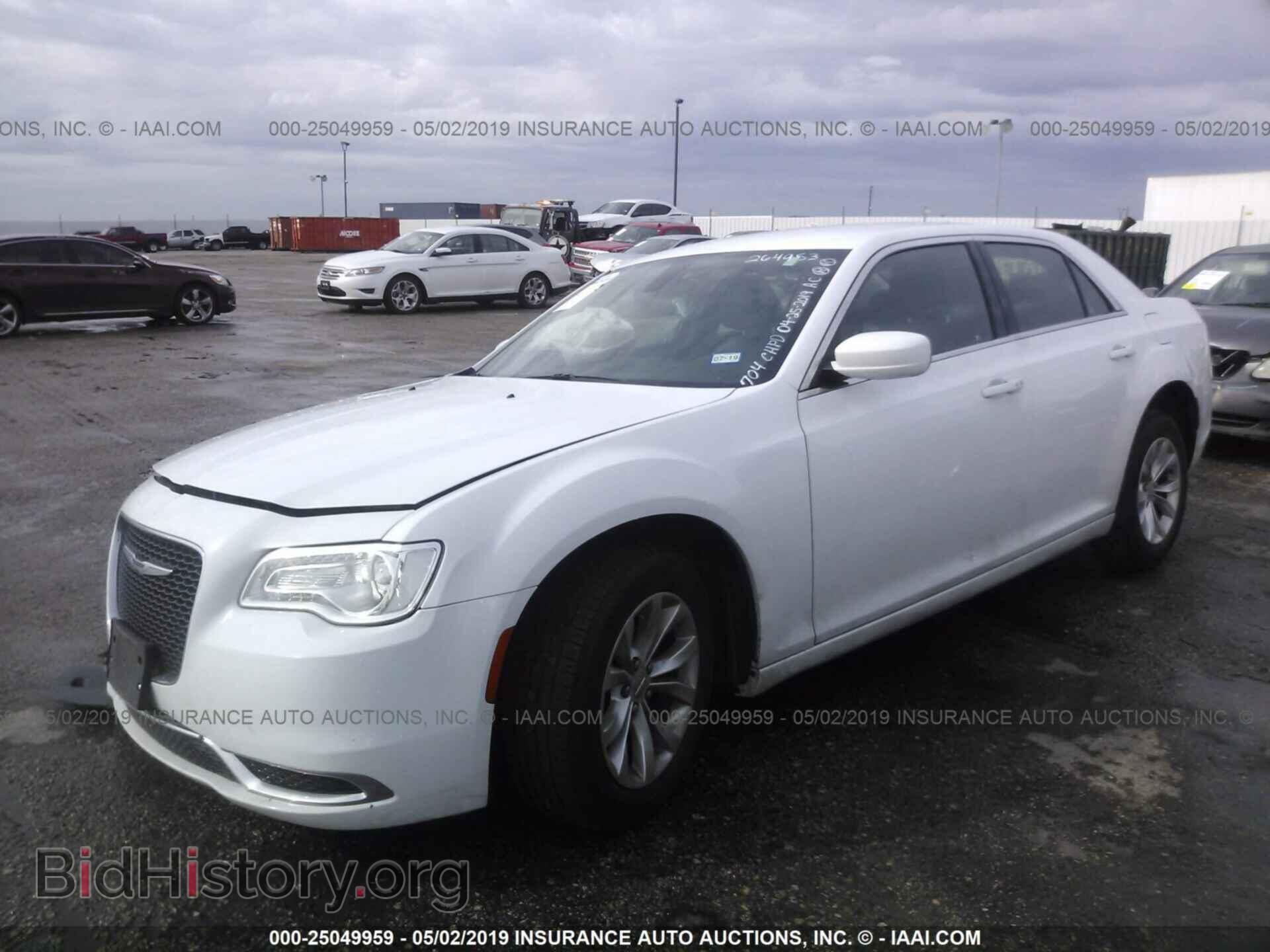 2016 CHRYSLER 300 - VIN: 2C3CCAAG3GH268394 - Фото 2