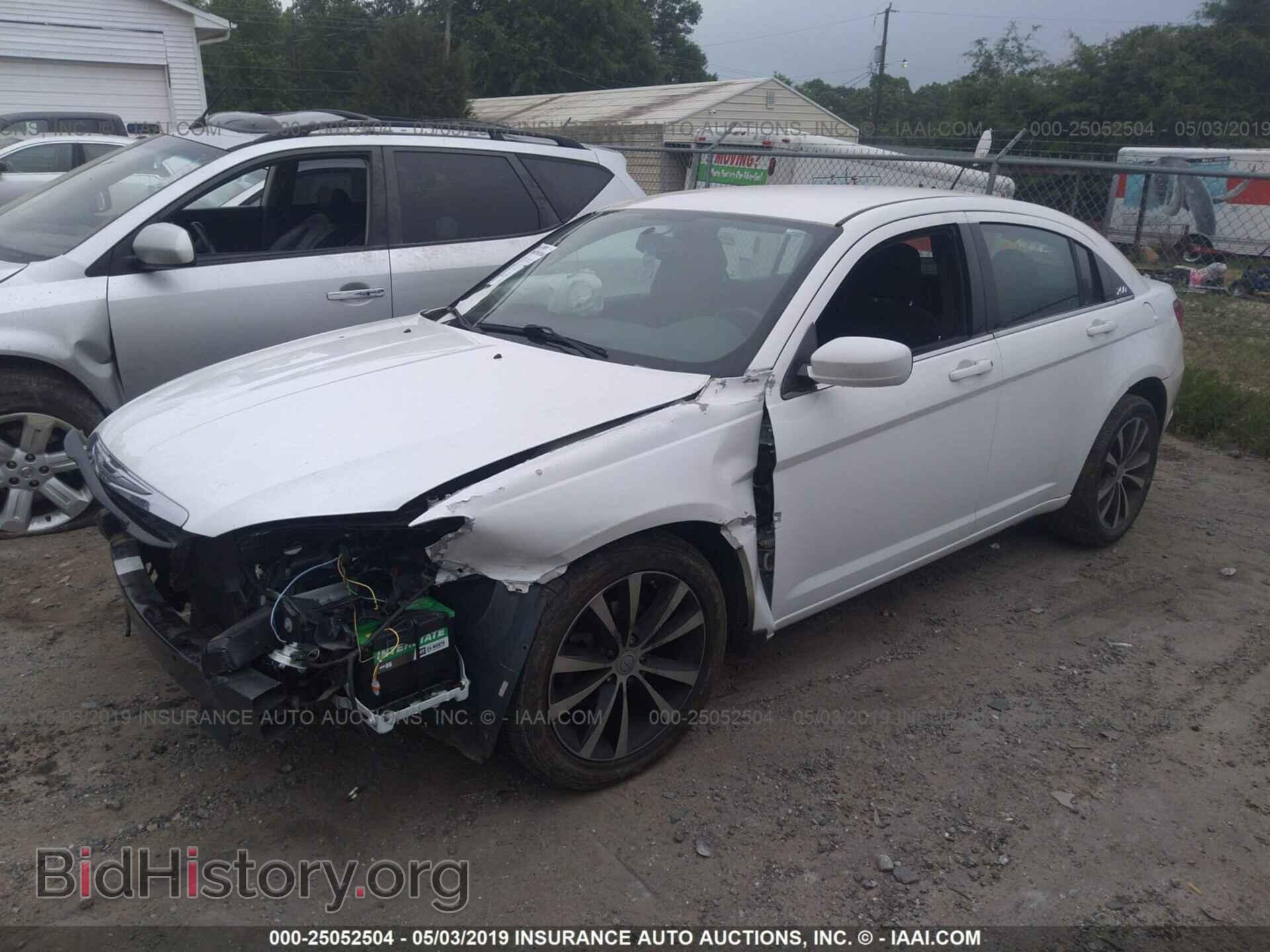 2013 CHRYSLER 200 - VIN: 1C3CCBBB5DN584827 - Photo 2