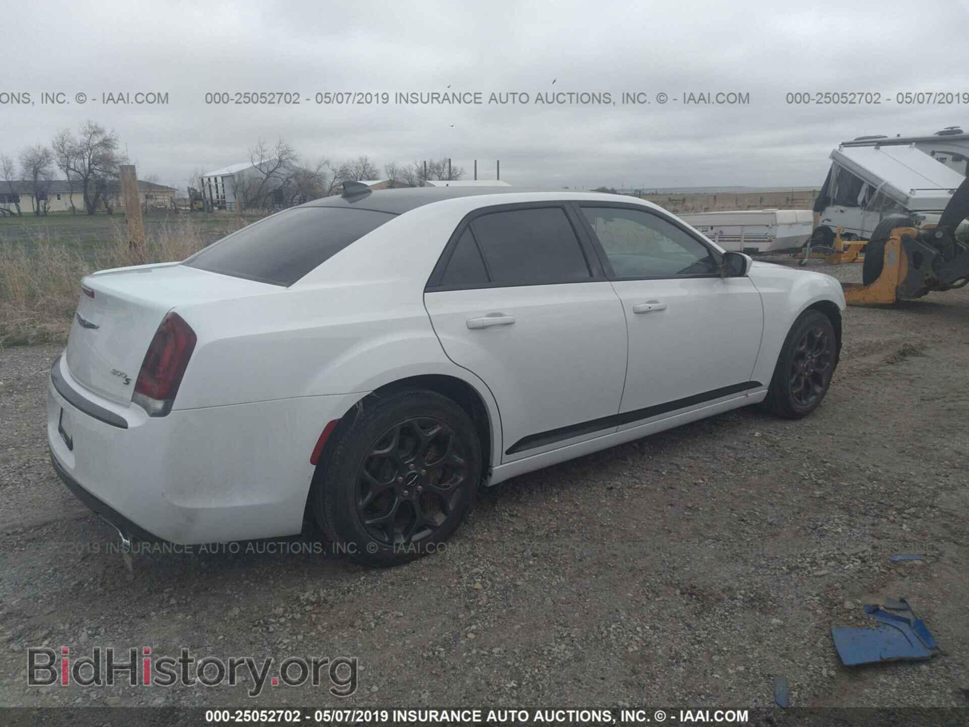 2016 CHRYSLER 300 - VIN: 2C3CCAGG3GH224922 - Photo 4