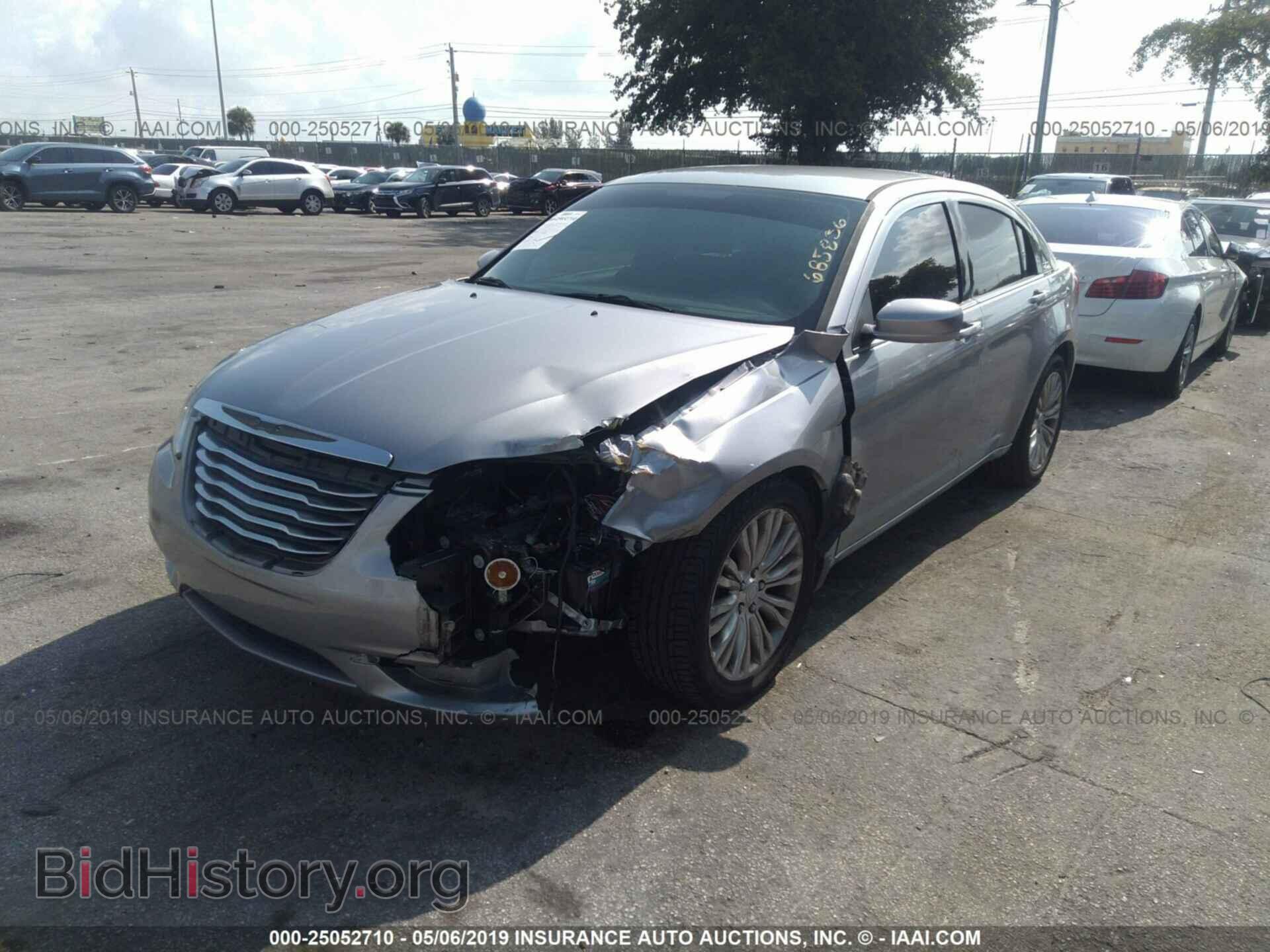 2013 CHRYSLER 200 - VIN: 1C3CCBAB5DN685836 - Photo 2