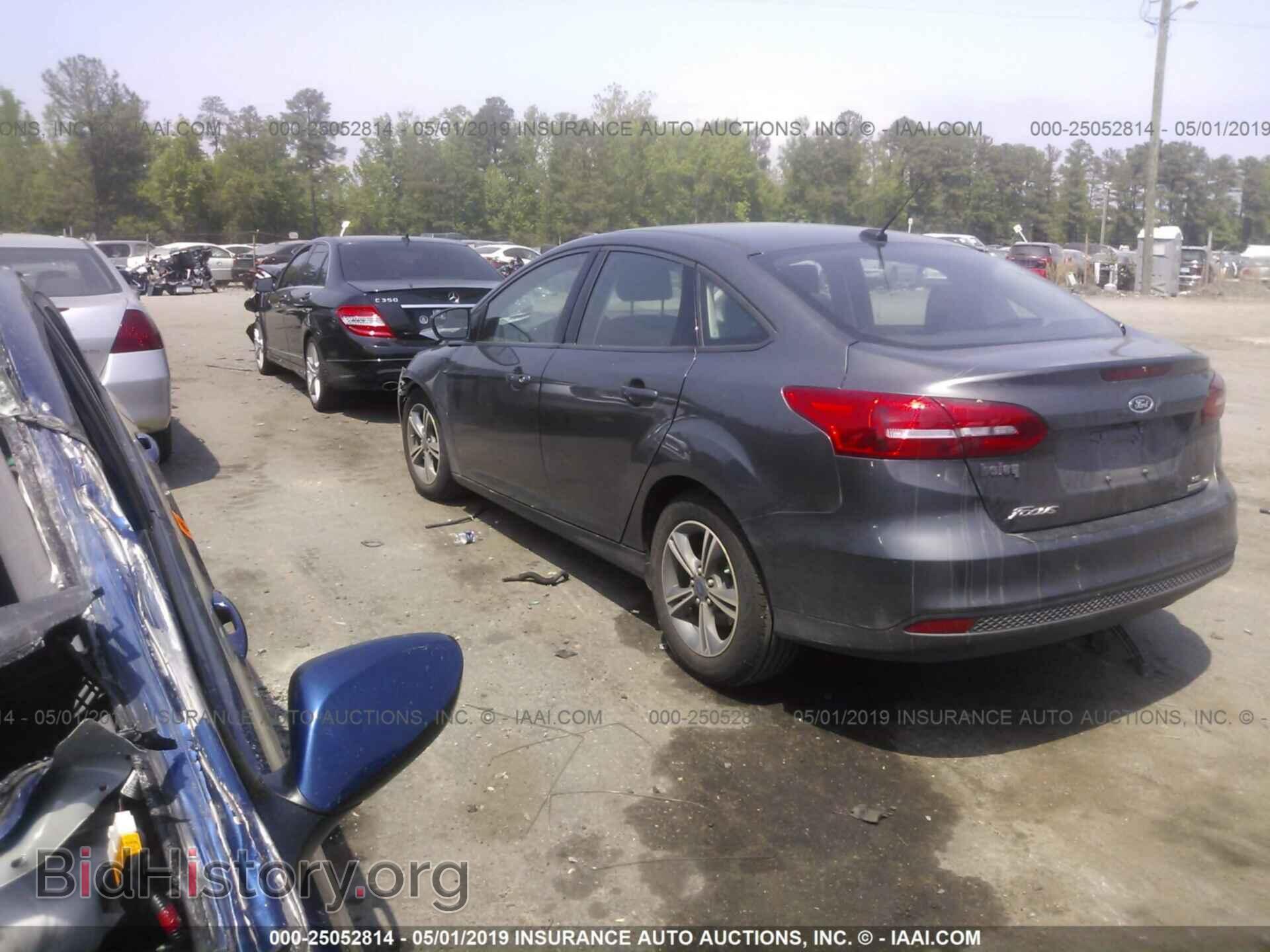 2018 FORD FOCUS - VIN: 1FADP3FE9JL215111 - Фото 3