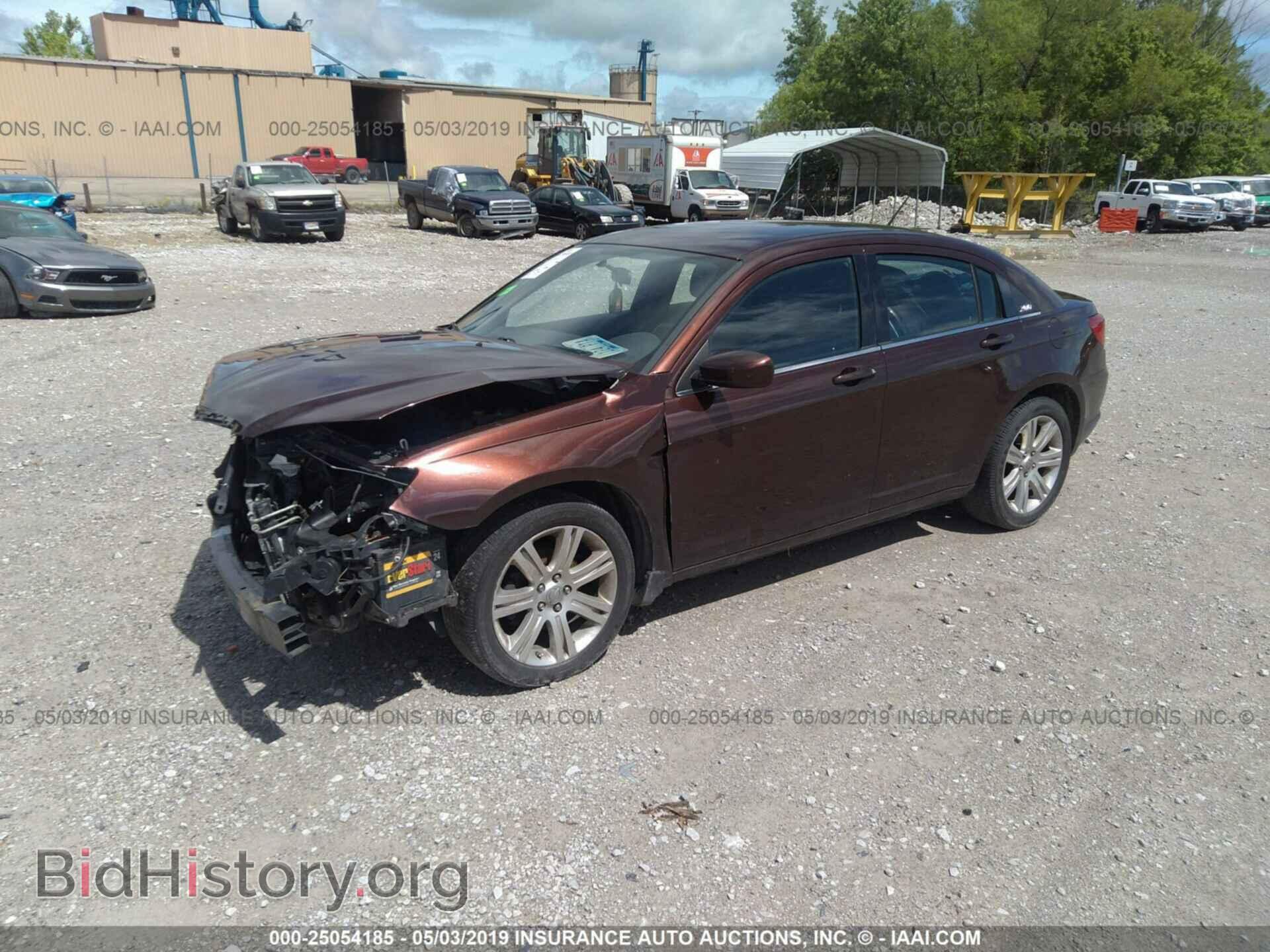 2013 CHRYSLER 200 - VIN: 1C3CCBBB1DN684777 - Фото 2