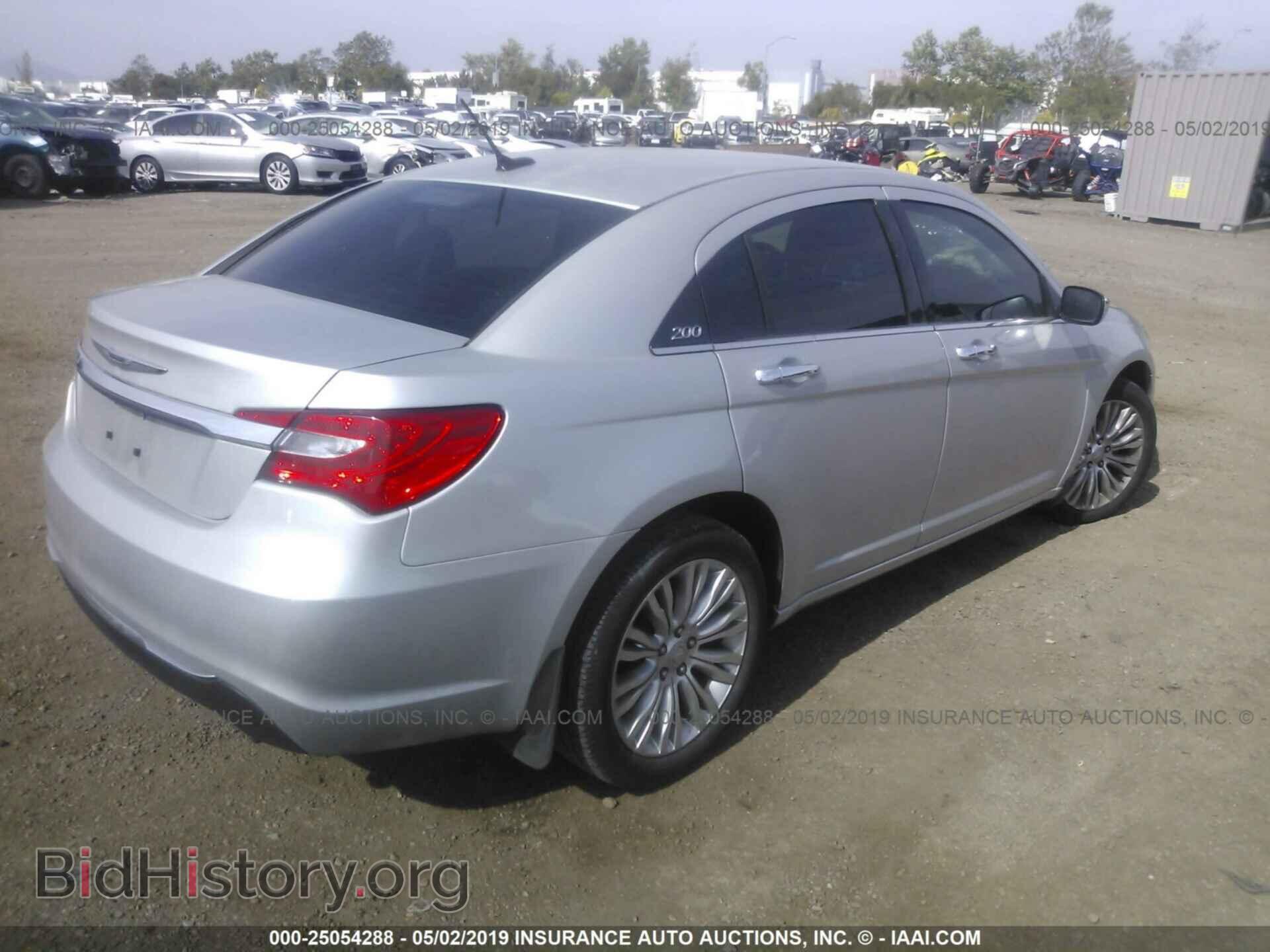2011 CHRYSLER 200 - VIN: 1C3BC2FG6BN618840 - Фото 4