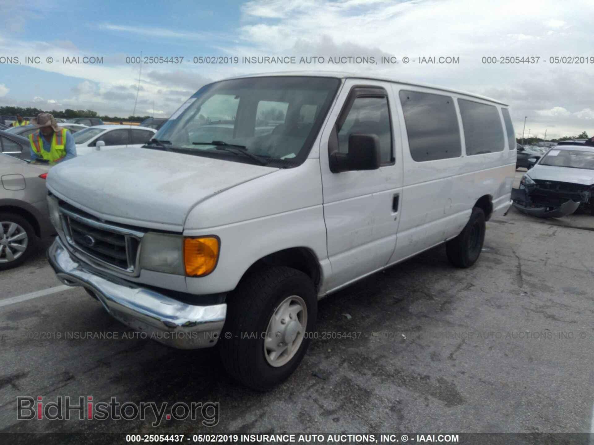 2005 FORD ECONOLINE - VIN: 1FBSS31L85HB27105 - Фото 2