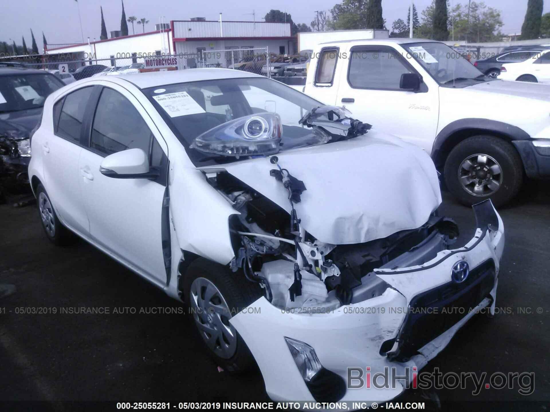 Photo JTDKDTB30G1117717 - TOYOTA PRIUS C 2016