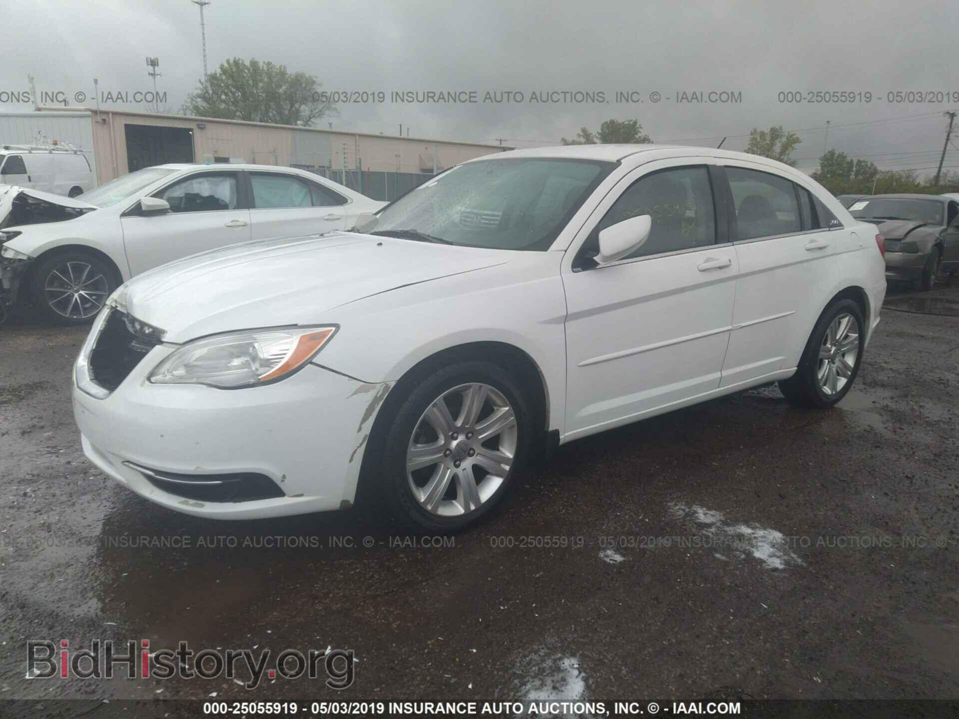 2012 CHRYSLER 200 - VIN: 1C3CCBAB0CN207936 - Фото 2
