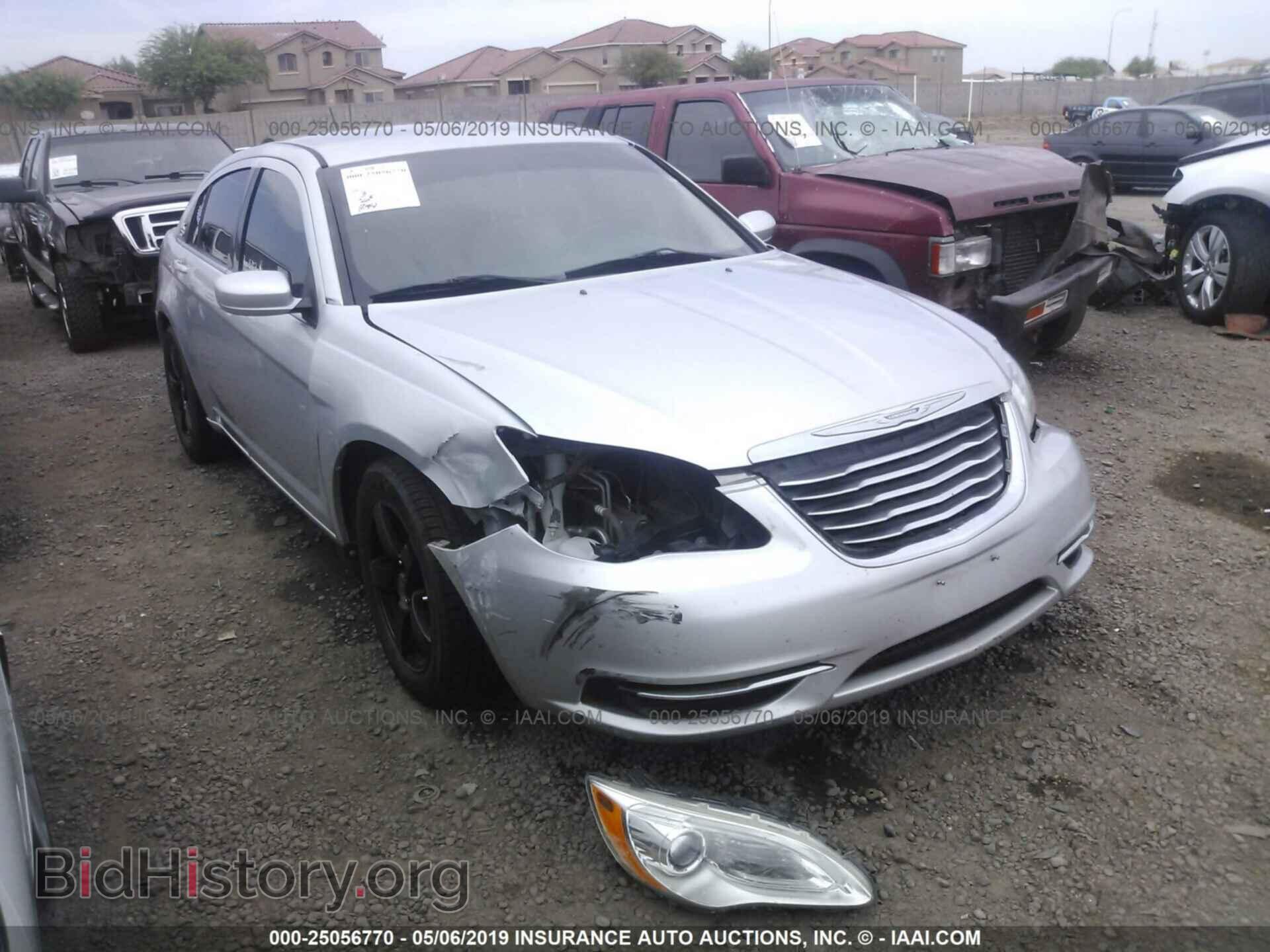 Photo 1C3BC4FB0BN581008 - CHRYSLER 200 2011