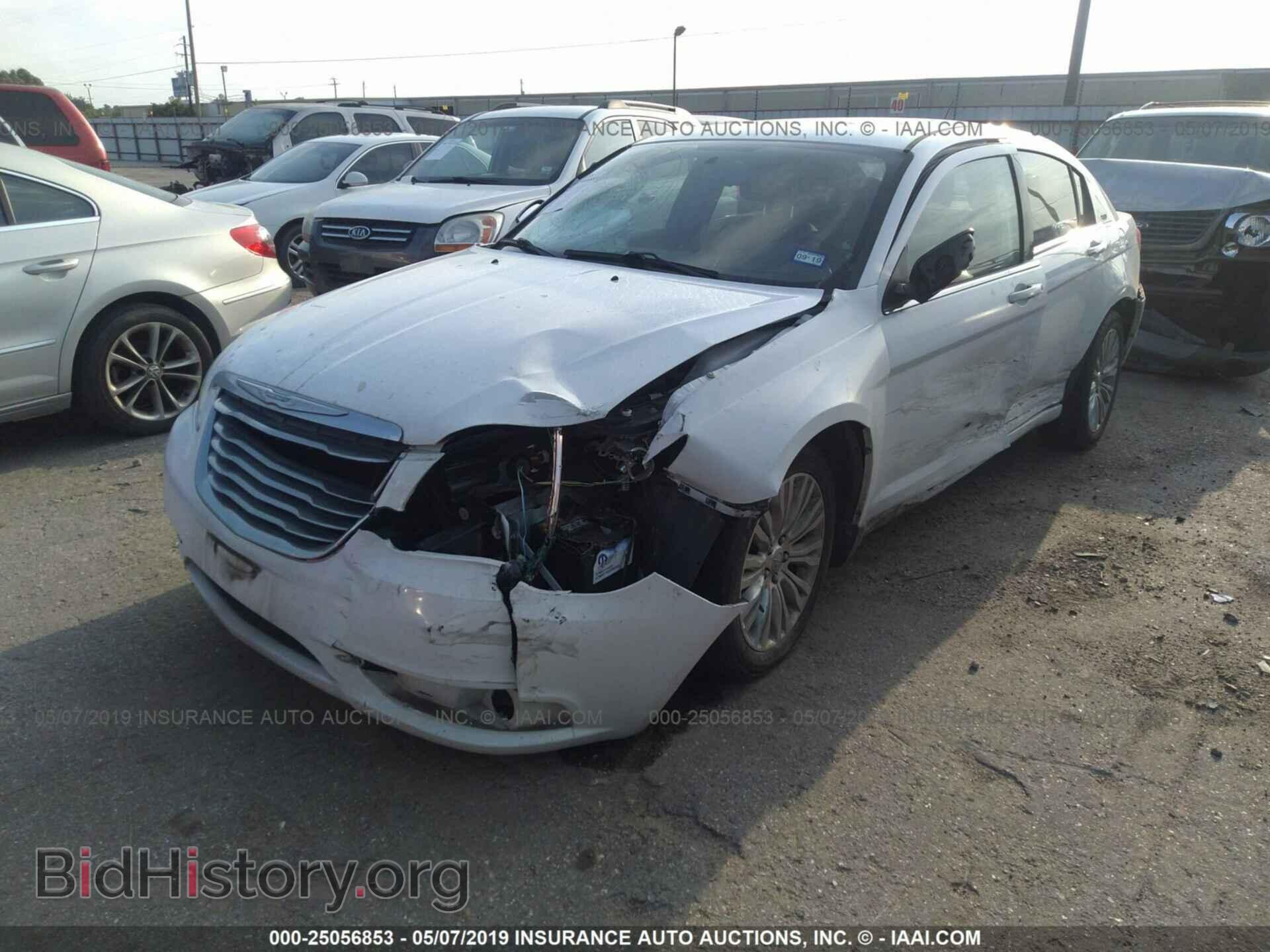 2012 CHRYSLER 200 - VIN: 1C3CCBCG9CN197593 - Фото 2
