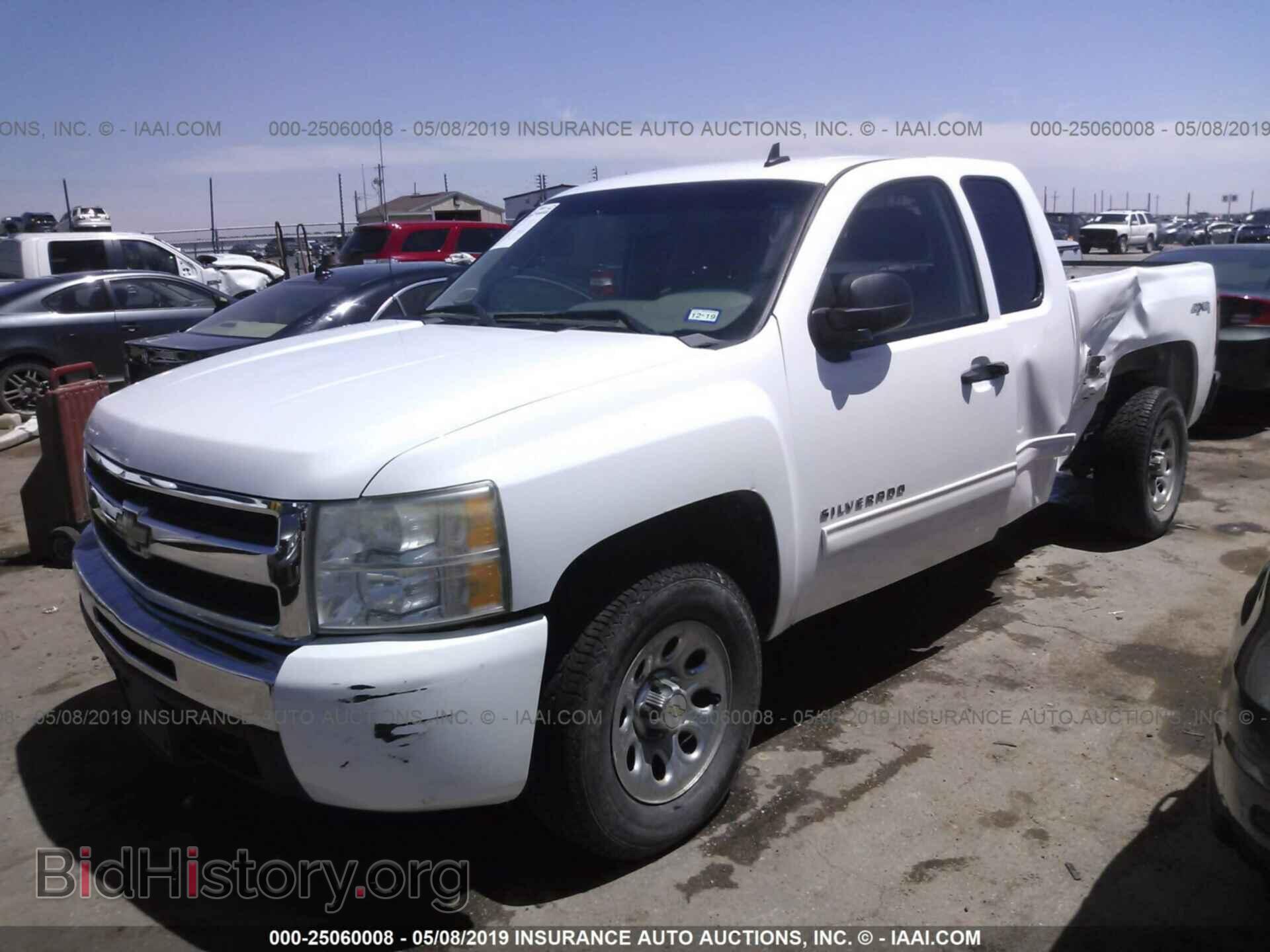 2011 CHEVROLET SILVERADO - VIN: 1GCRKREA5BZ192070 - Фото 2